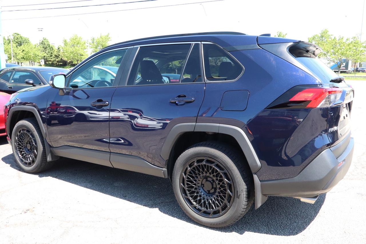 2025 Toyota RAV4 XLE AWD   ONE OWNER   CLEAN CARFAX Photo4