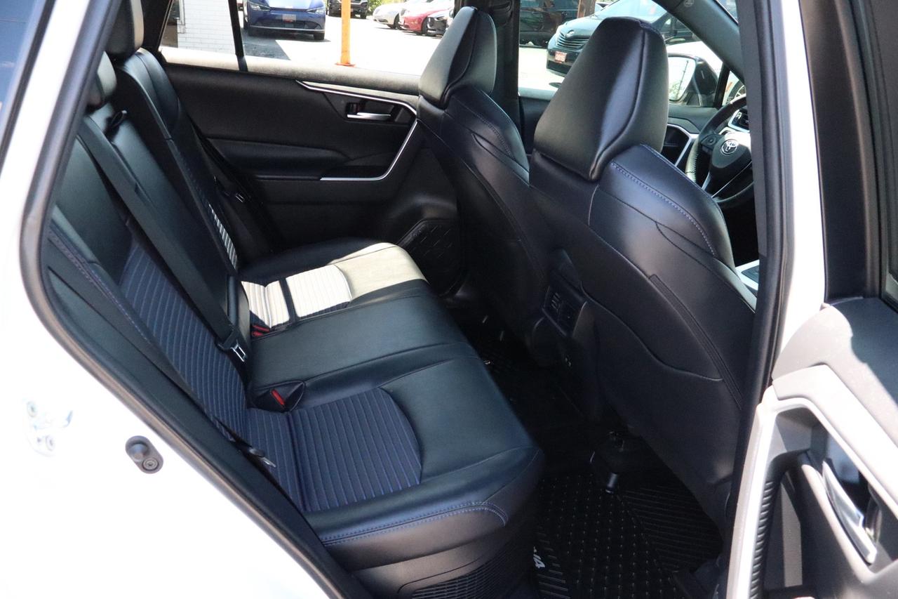 2020 Toyota RAV4 Hybrid XSE   No accident   Clean Carfax   Hybrid Photo