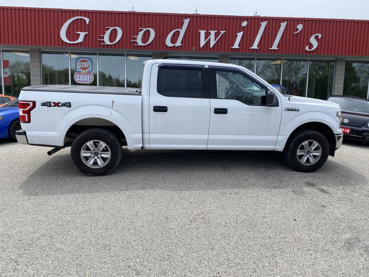 2018 Ford F-150 XLT, 3.3 V6, 4X4, CREW CAB, BACK UP CAMERA! Photo