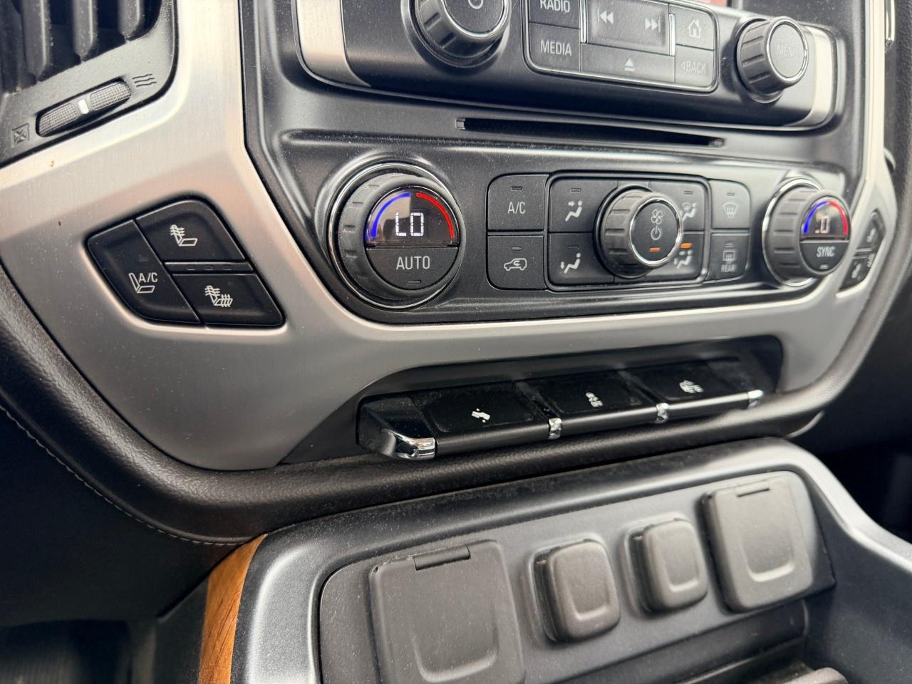 2014 GMC Sierra 1500 4WD Double Cab Standard Box SLT Photo