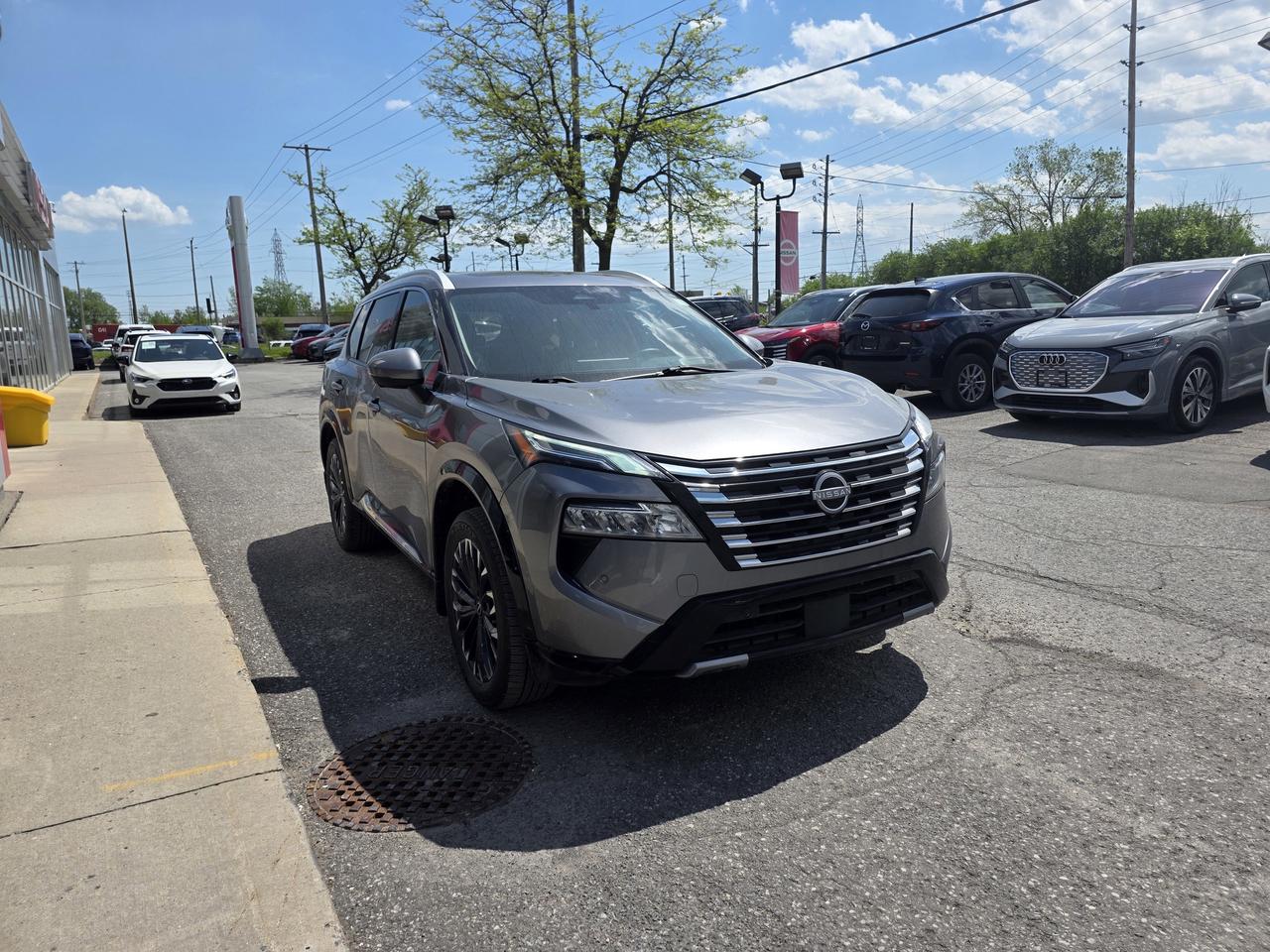 2024 Nissan Rogue Platinum | Wireless Apple Car Play | Android Auto | 360 View Camera | Photo