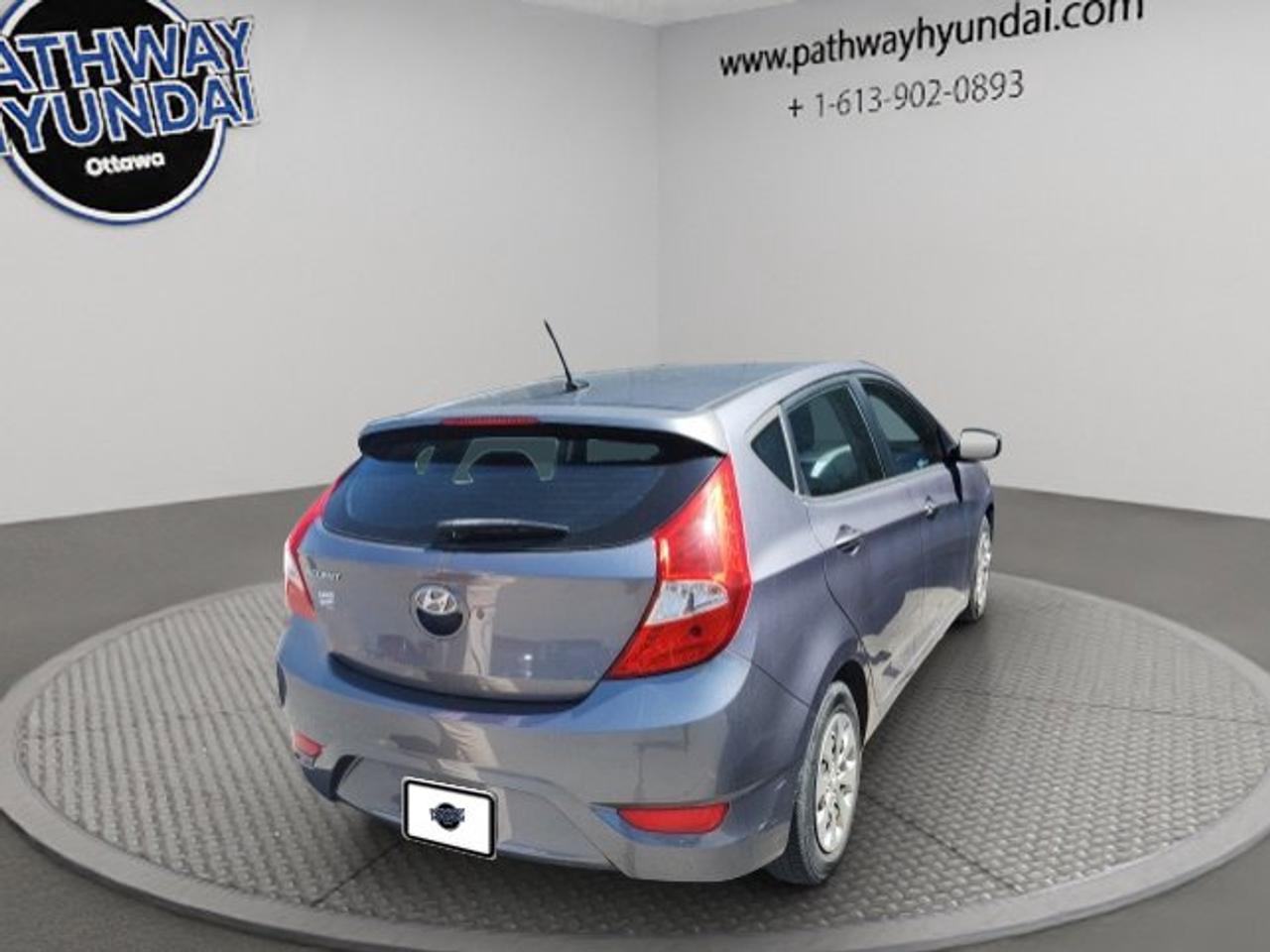 2015 Hyundai Accent GL Photo