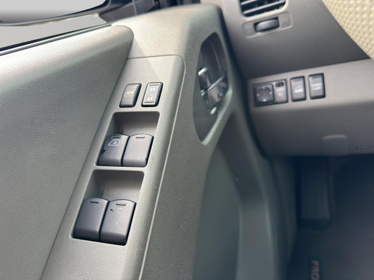 2016 Nissan Frontier SV | AC | CD Photo
