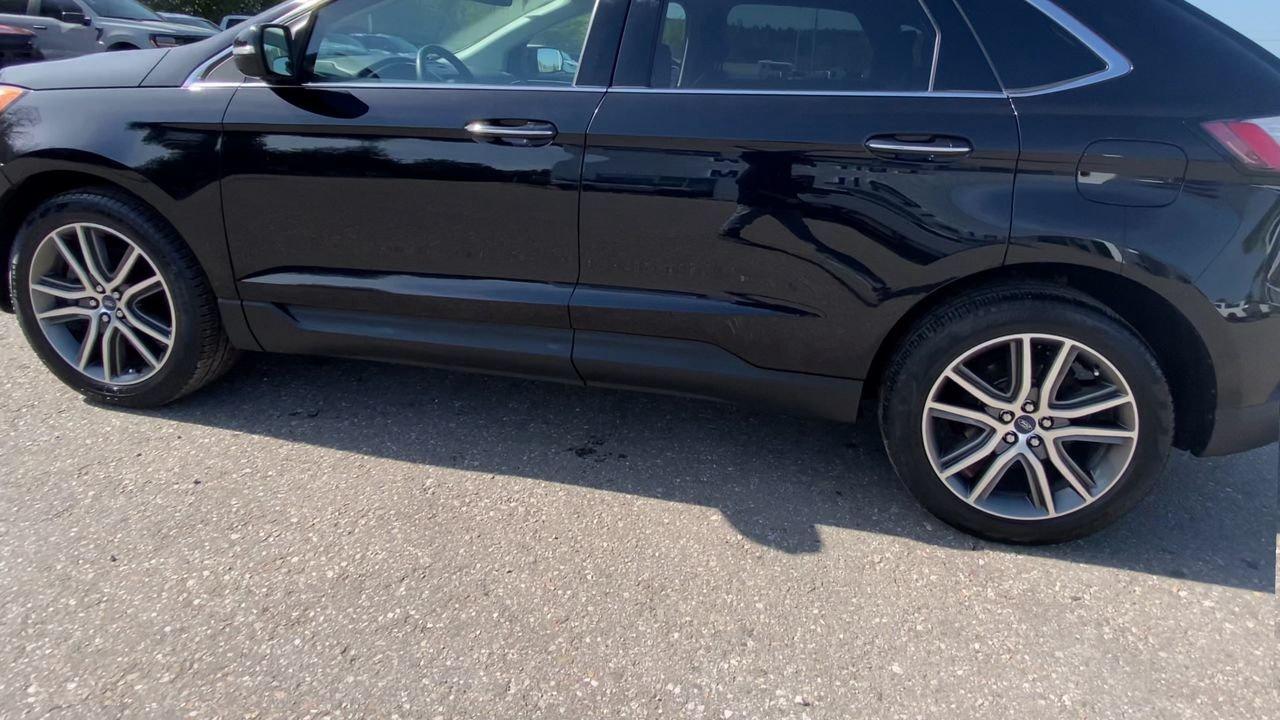 2020 Ford Edge Titanium Photo