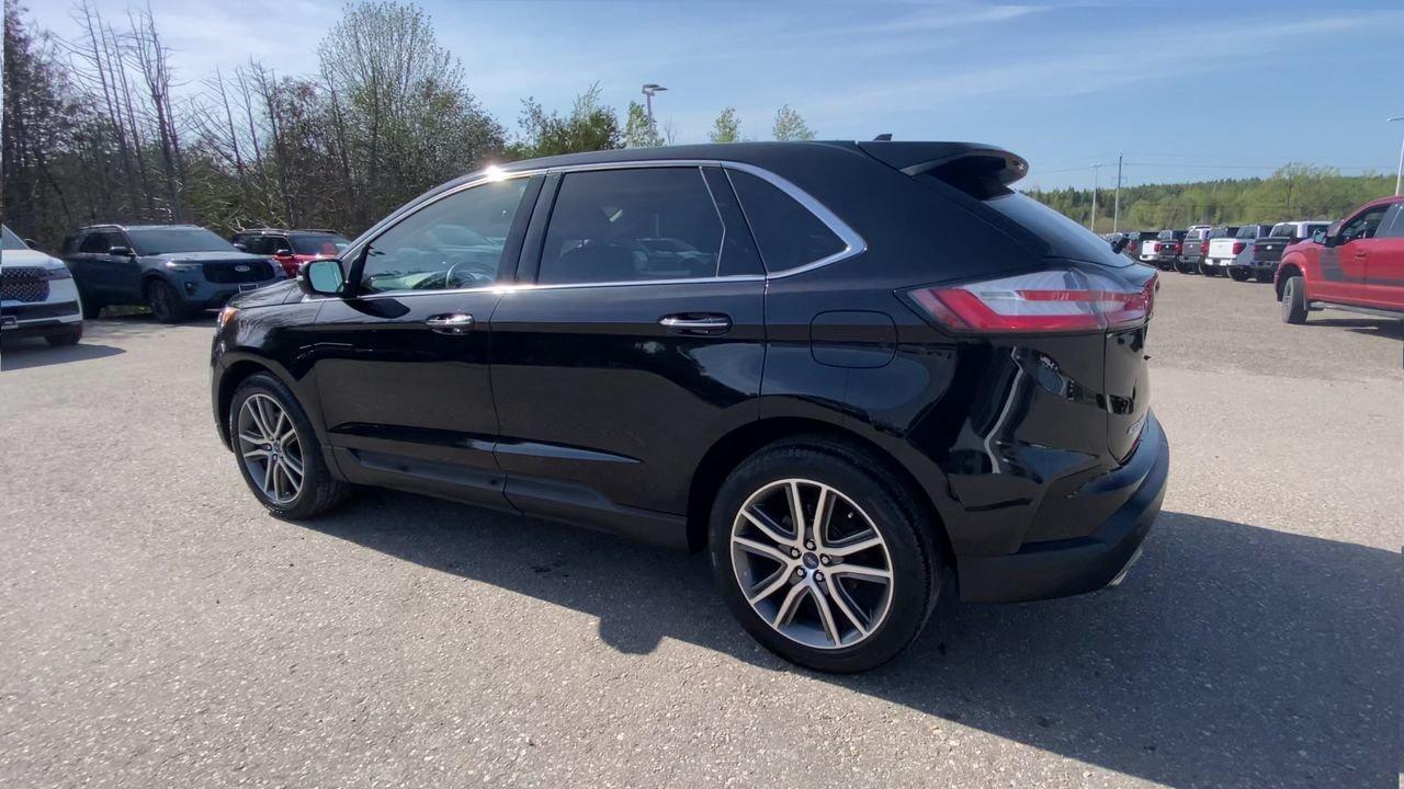 2020 Ford Edge Titanium Photo