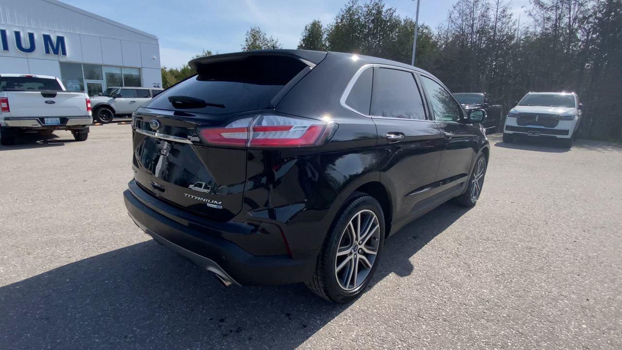 2020 Ford Edge Titanium Photo
