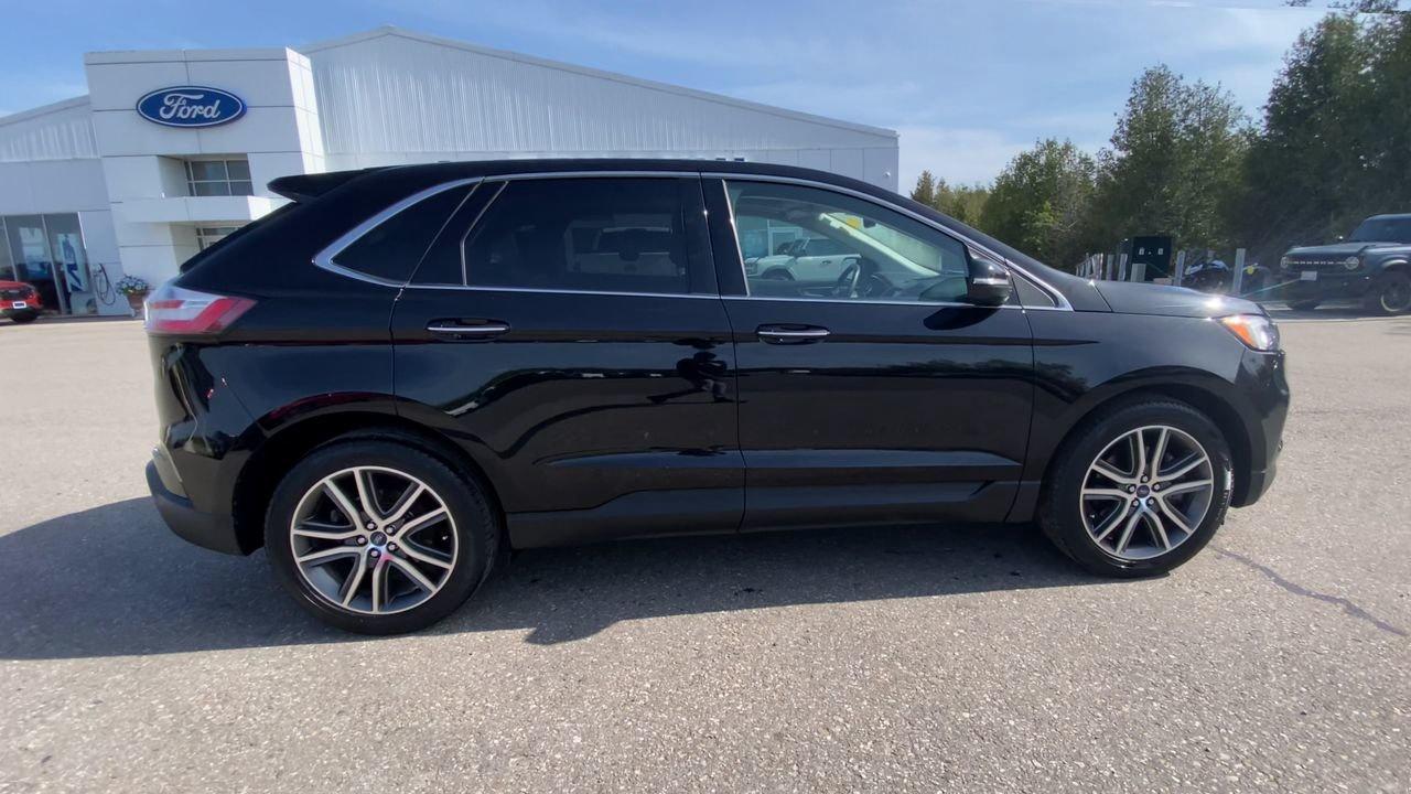 2020 Ford Edge Titanium Photo
