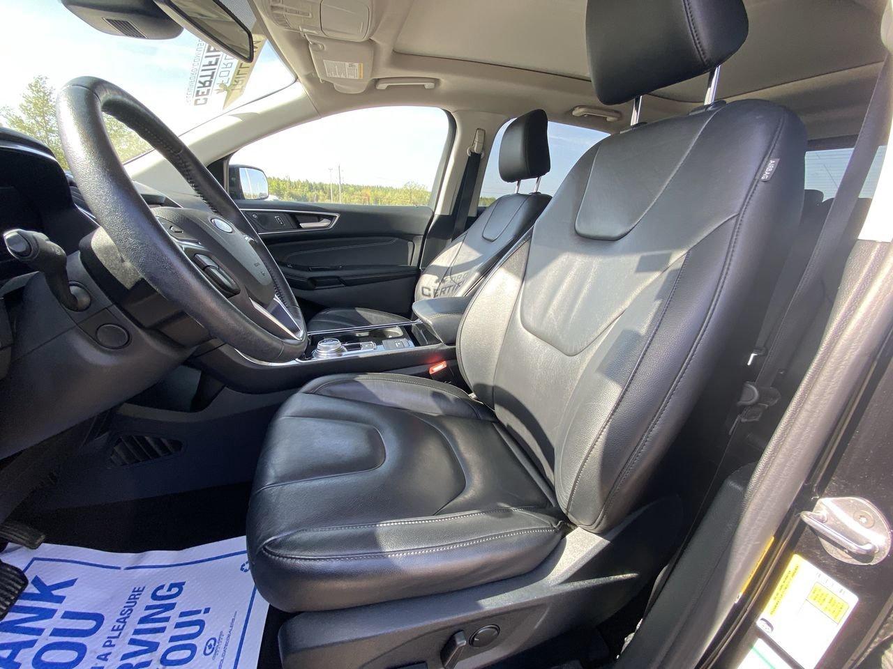 2020 Ford Edge Titanium Photo
