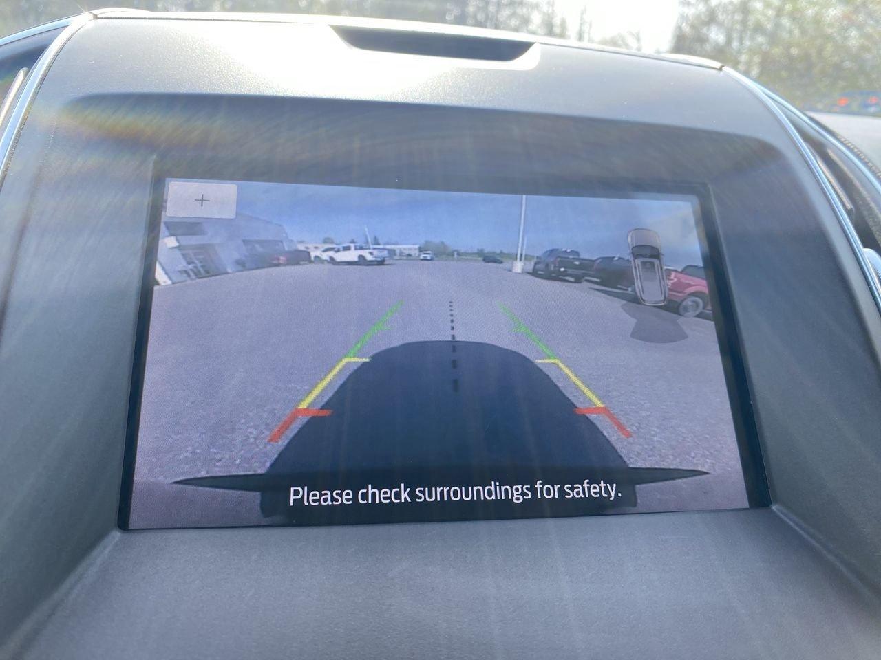 2020 Ford Edge Titanium Photo
