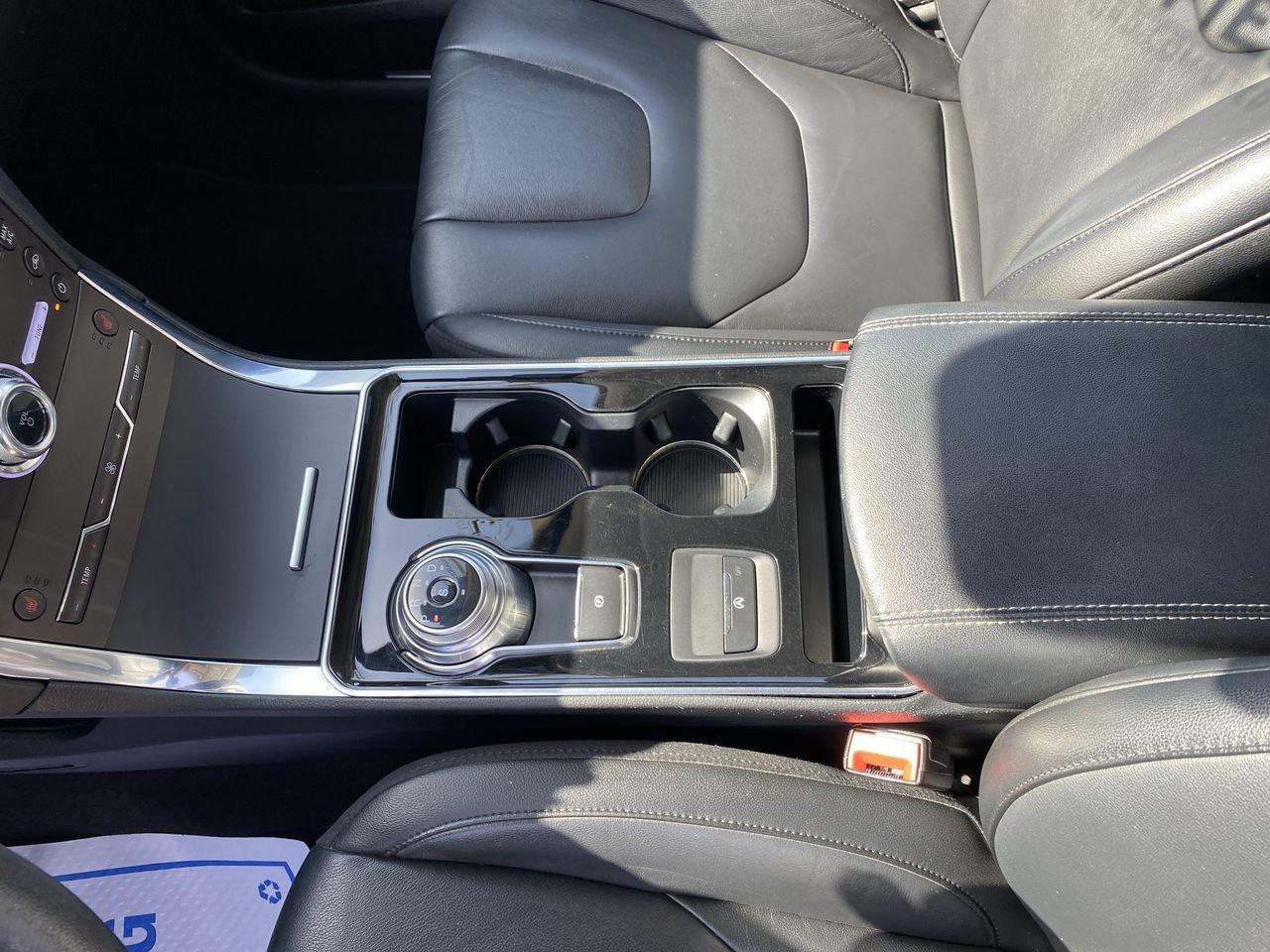 2020 Ford Edge Titanium Photo