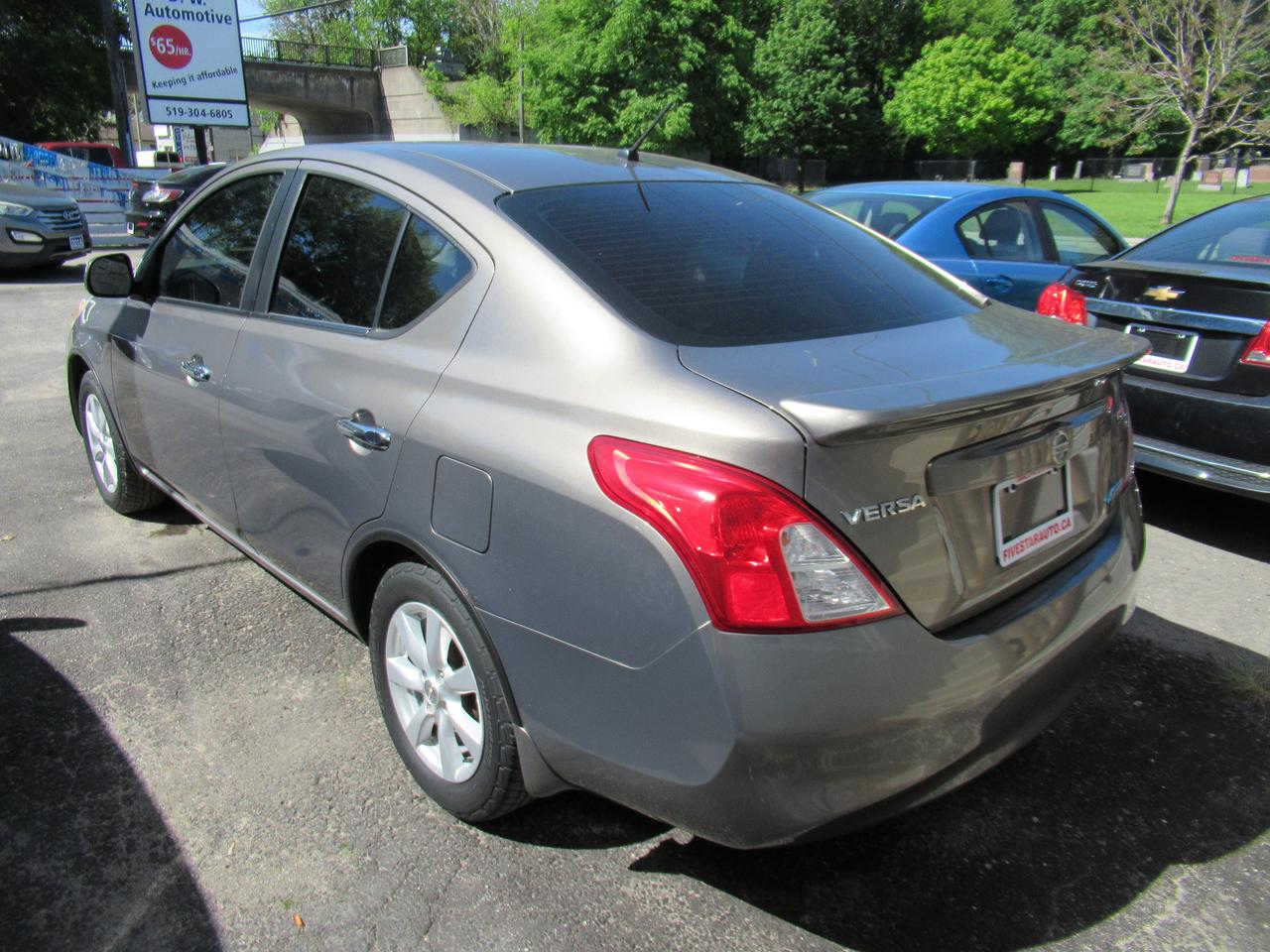 2012 Nissan Versa SL Photo