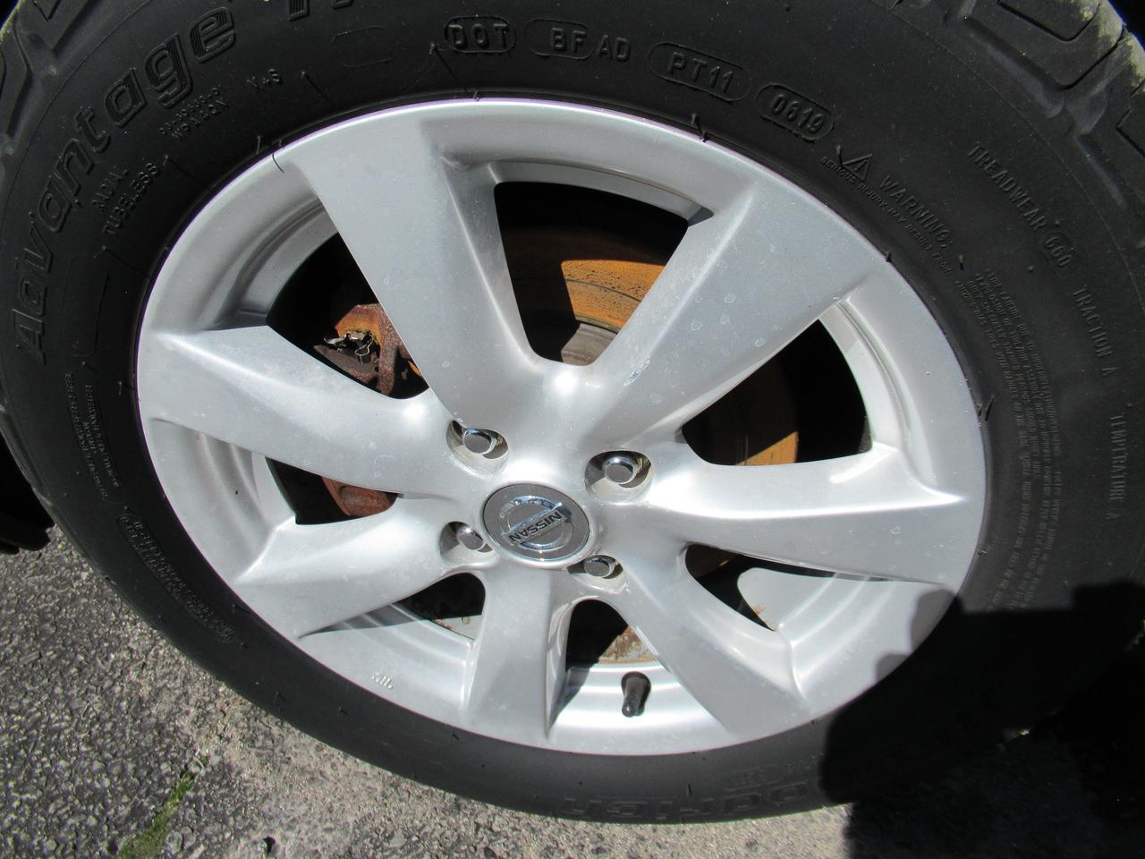 2012 Nissan Versa SL Photo