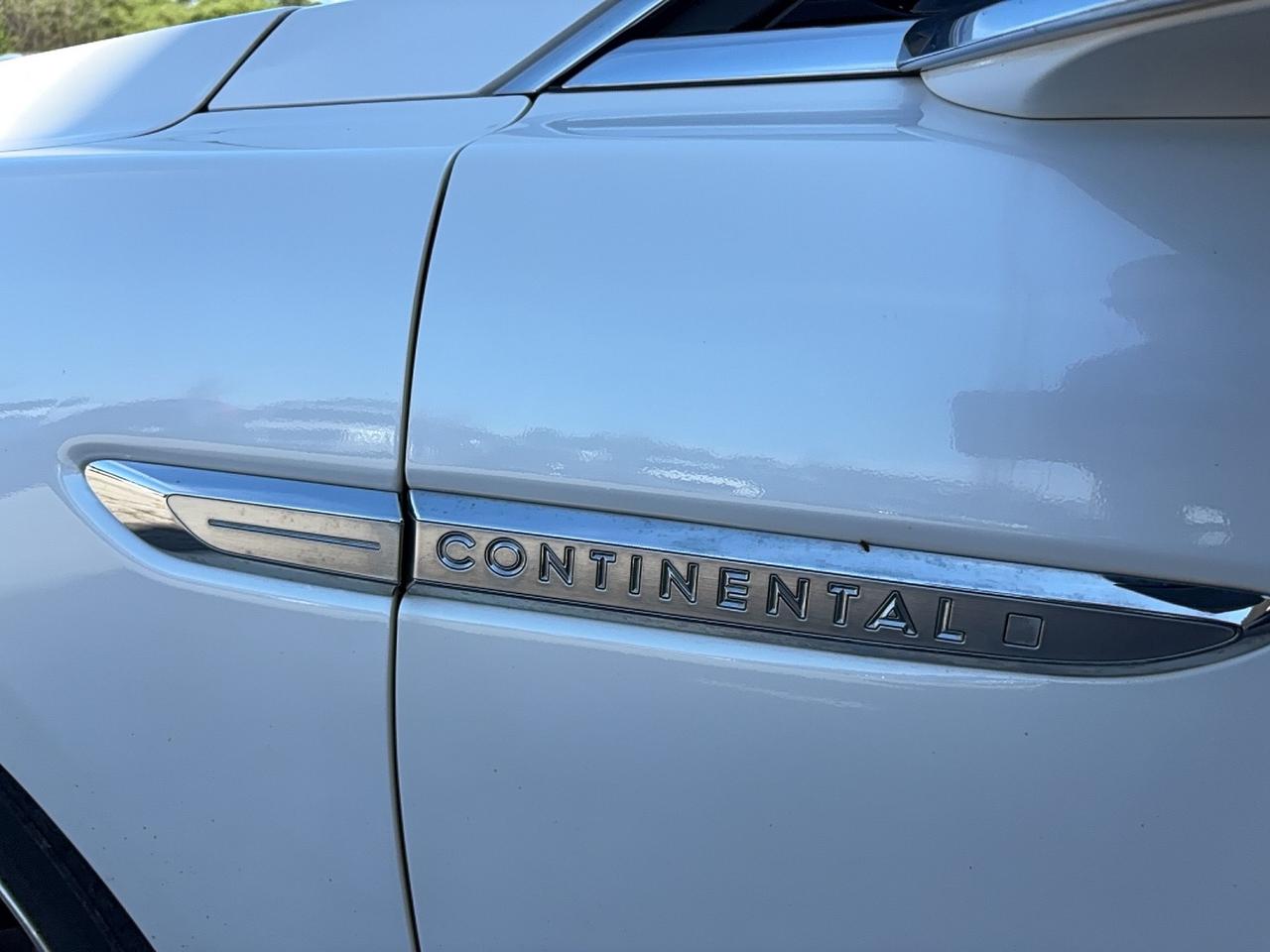 2017 Lincoln Continental Reserve Photo