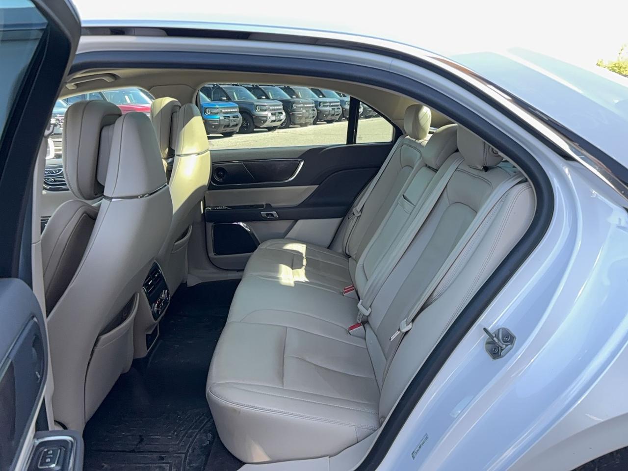 2017 Lincoln Continental Reserve Photo