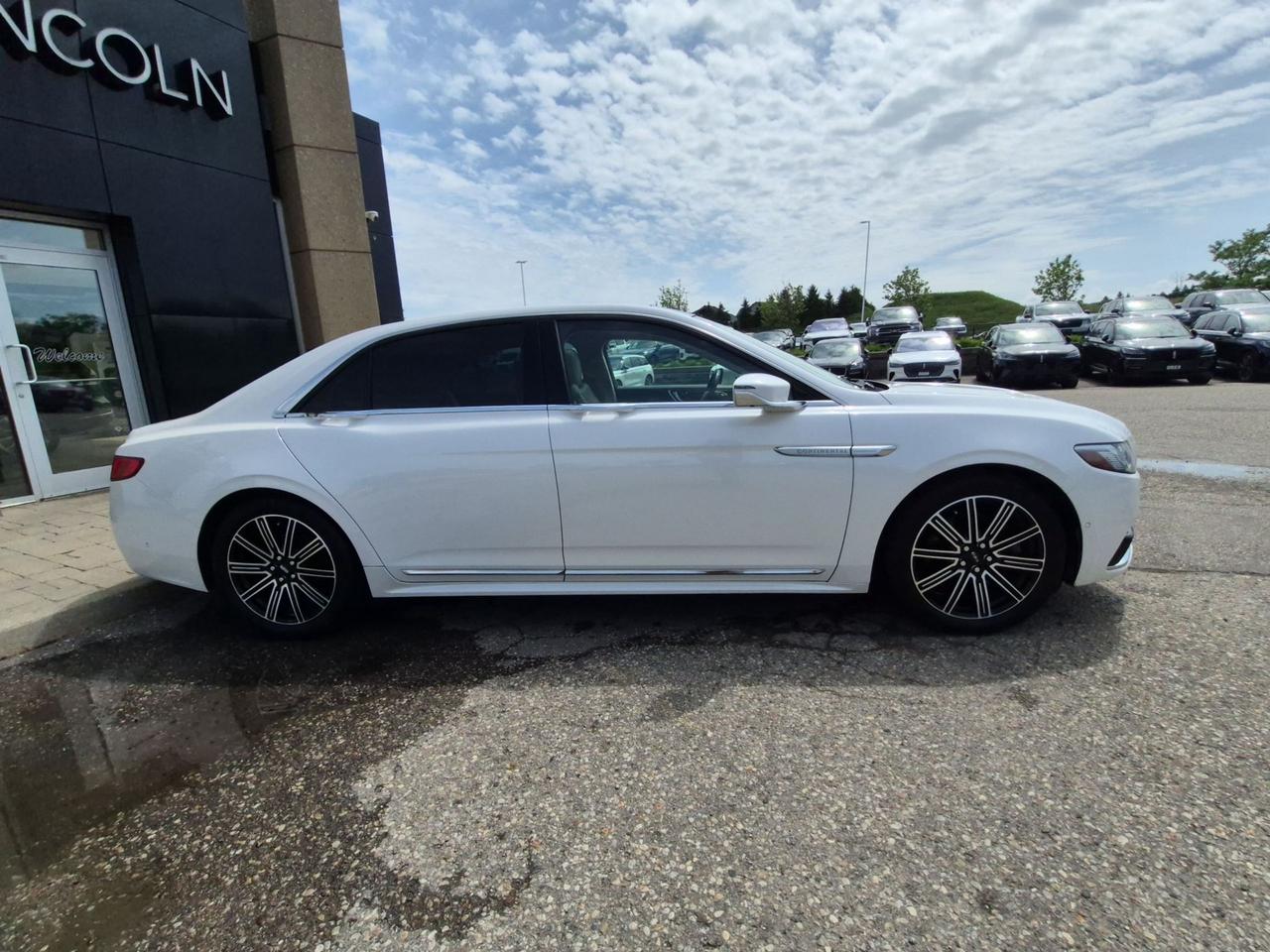 2017 Lincoln Continental LOCAL TRADE! 2.7L, PANO ROOF, TECH PACK!360-CAMERA Photo