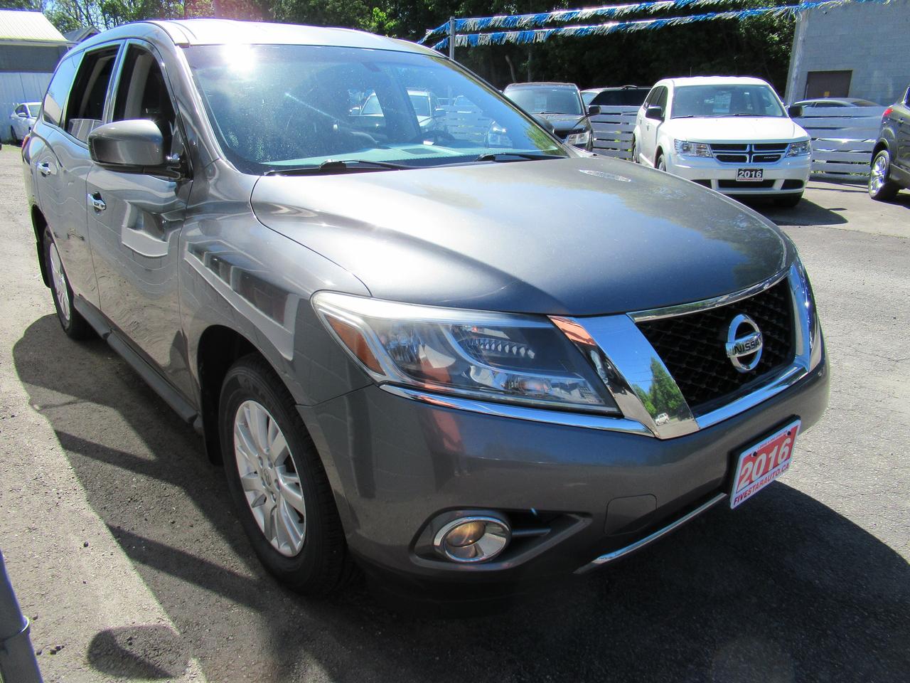 2016 Nissan Pathfinder S Photo