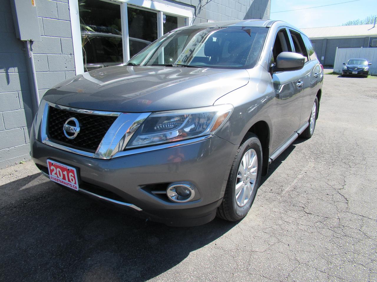2016 Nissan Pathfinder S Photo1