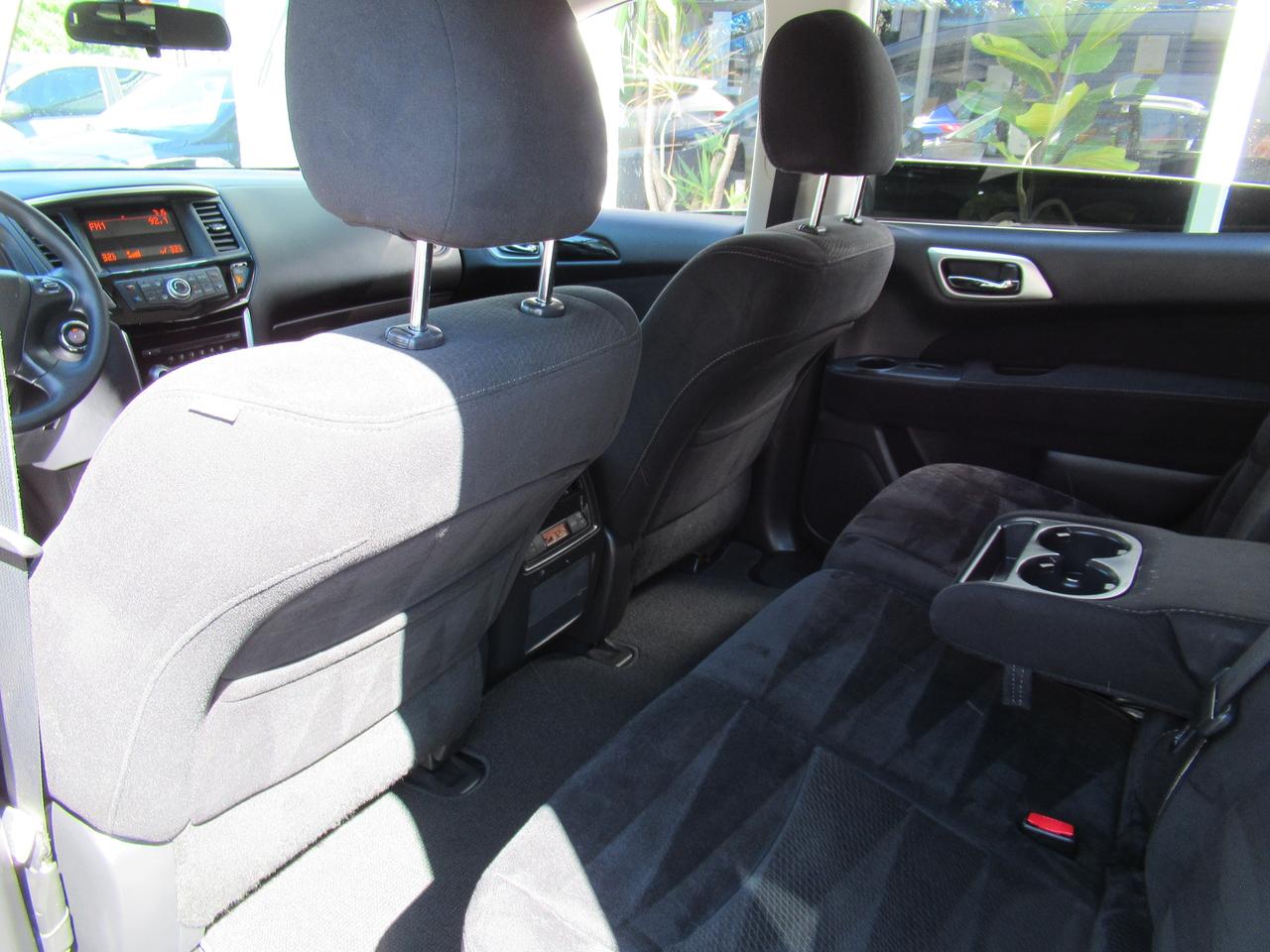 2016 Nissan Pathfinder S Photo