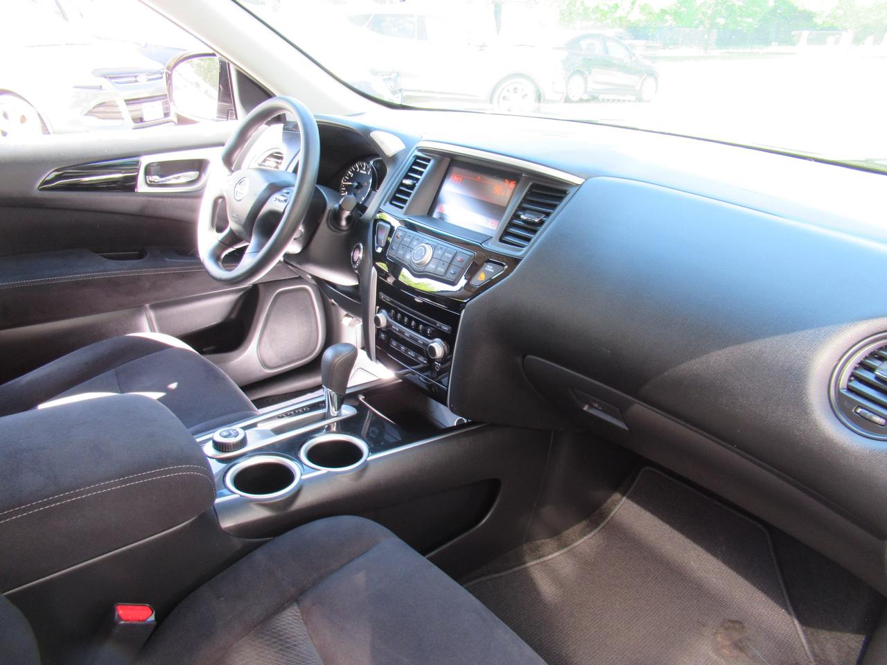 2016 Nissan Pathfinder S Photo
