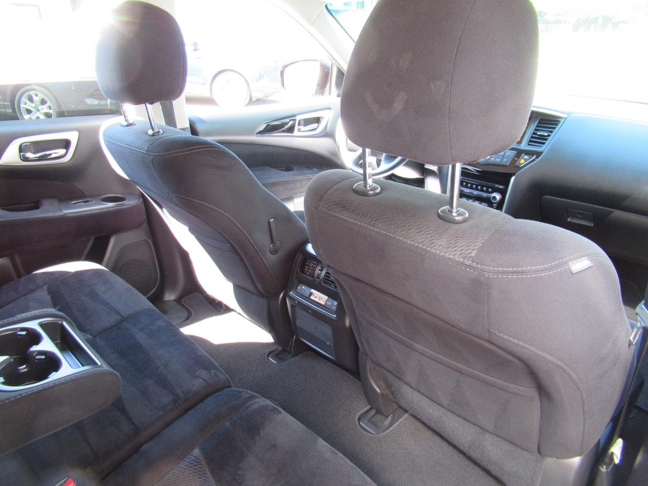 2016 Nissan Pathfinder S Photo