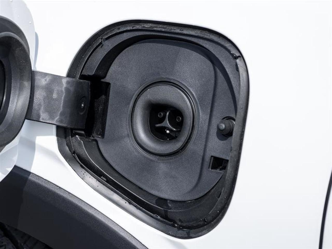 2027 Chevrolet Bolt LT Photo