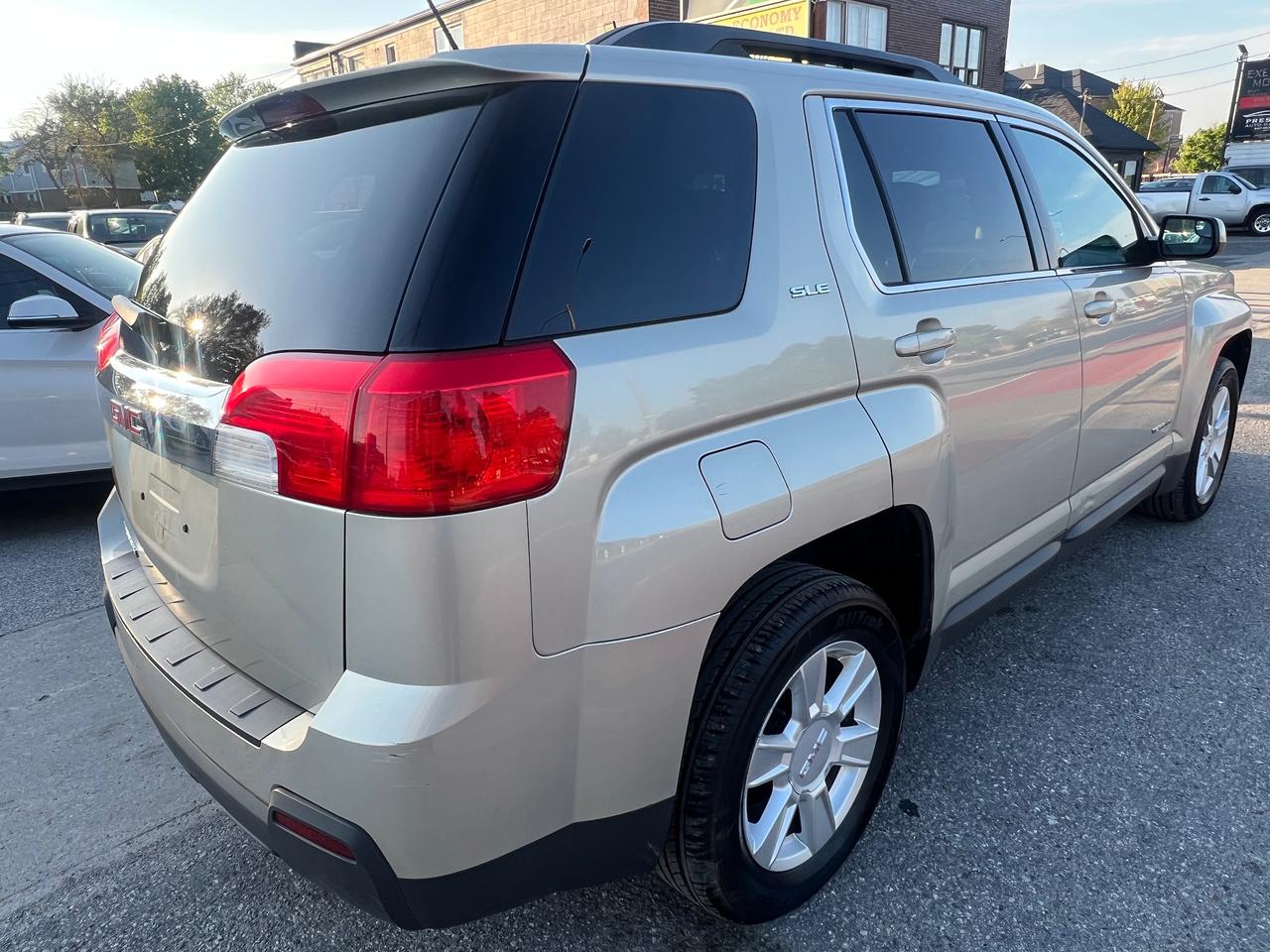 2013 GMC Terrain BACK CAM- HEATED SEATS-BLUETOOTH & MORE! Photo