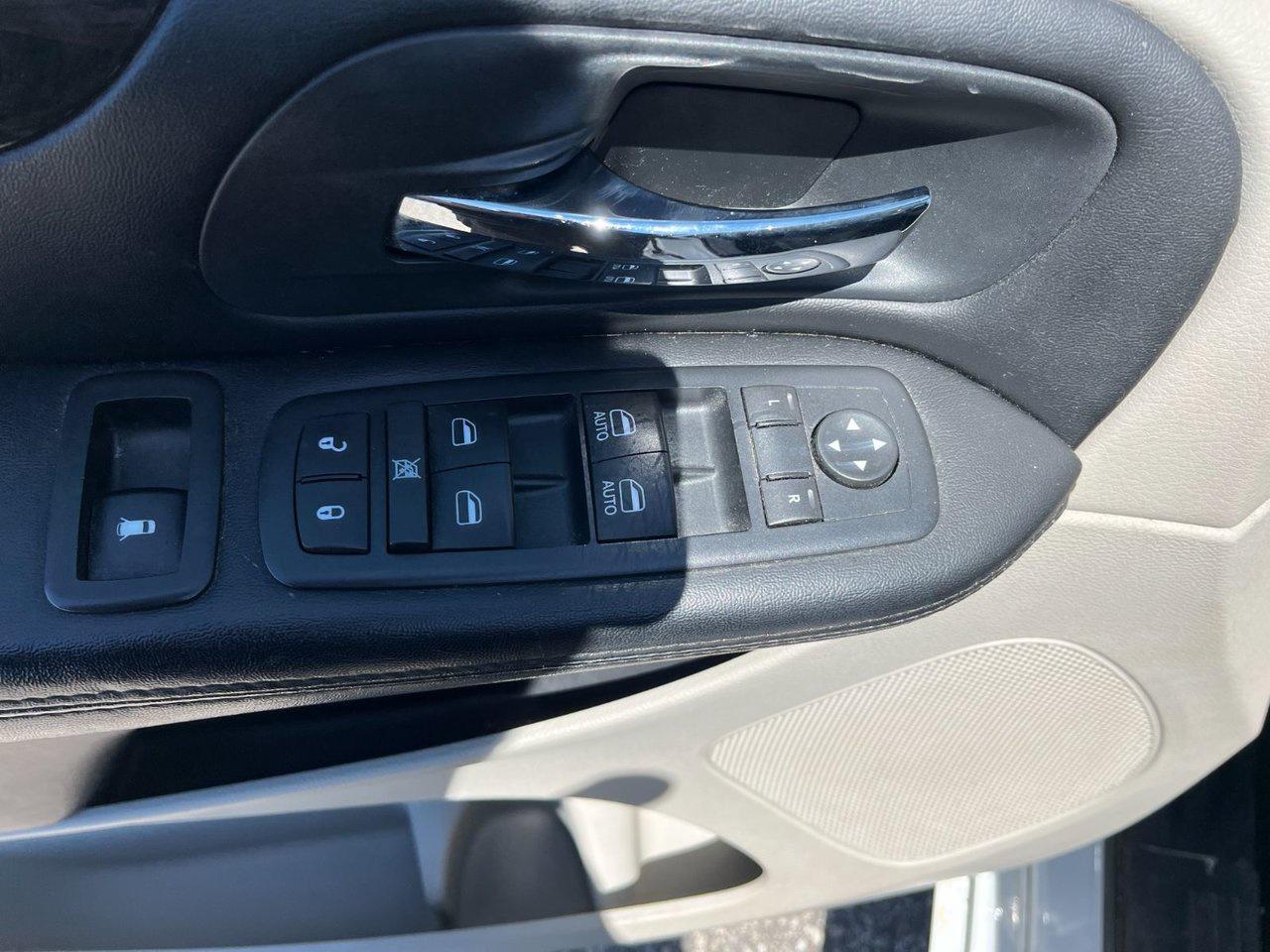 2016 Dodge Grand Caravan 4dr Wgn Crew Photo