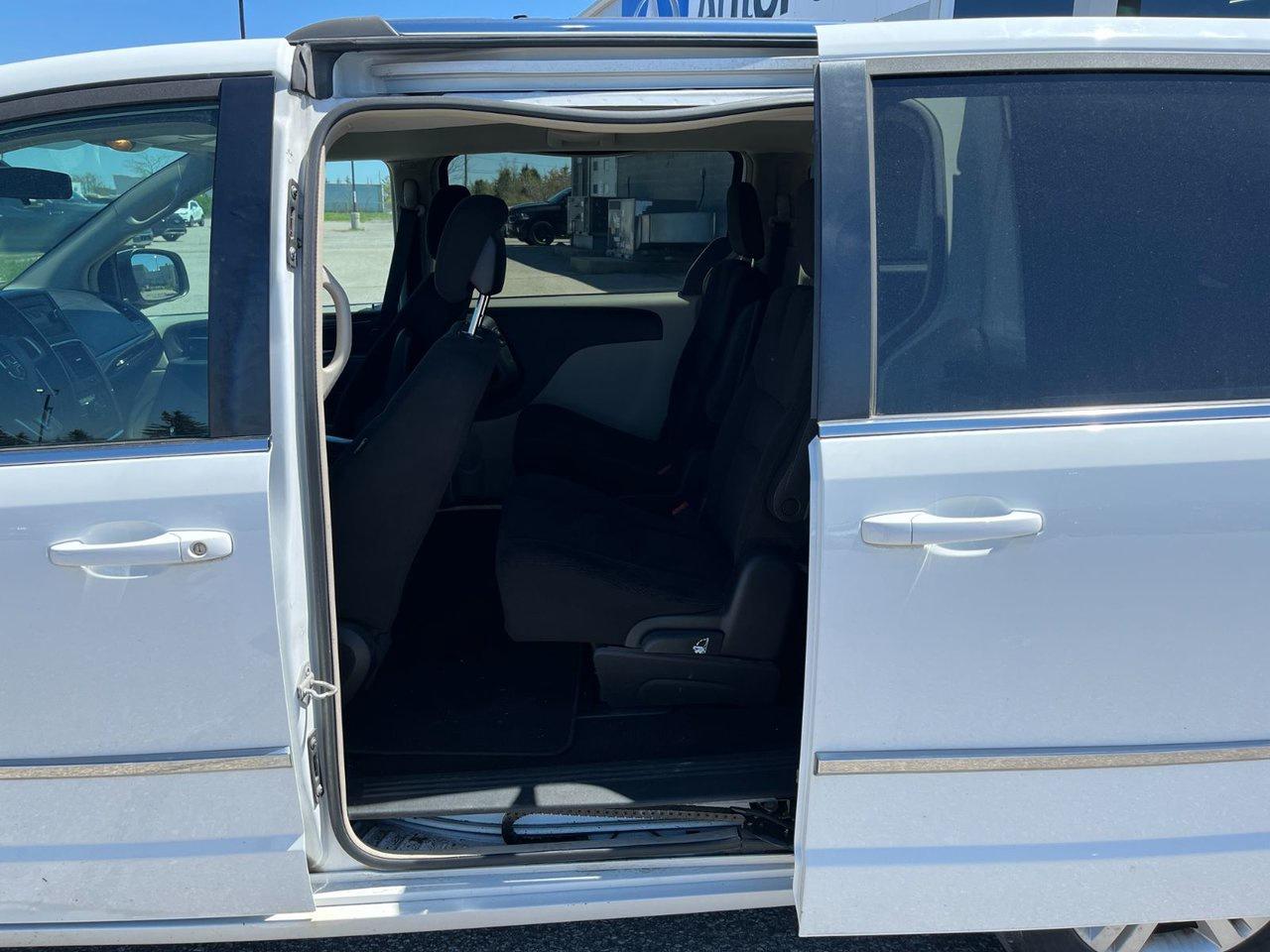 2016 Dodge Grand Caravan 4dr Wgn Crew Photo