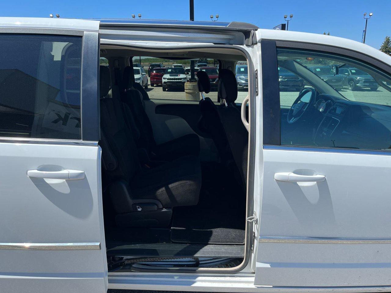 2016 Dodge Grand Caravan 4dr Wgn Crew Photo