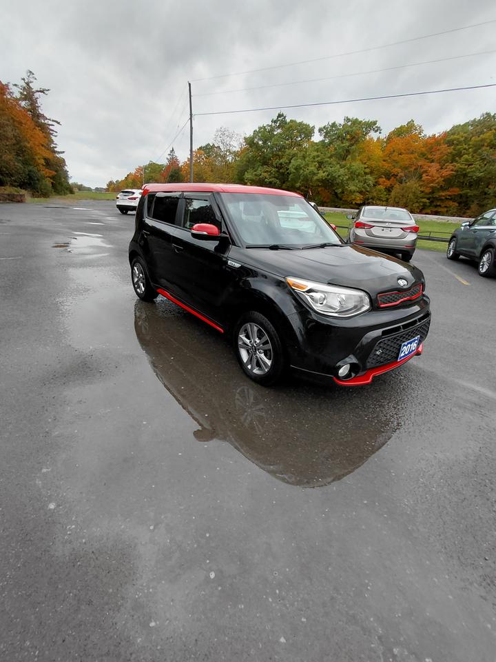 2016 Kia Soul SX Photo1