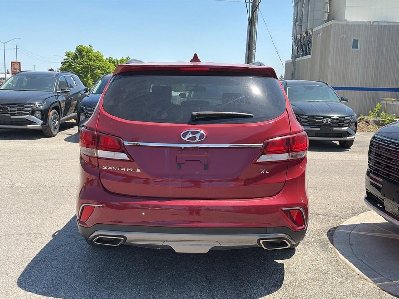 2017 Hyundai Santa Fe XL FWD 3.3L Photo