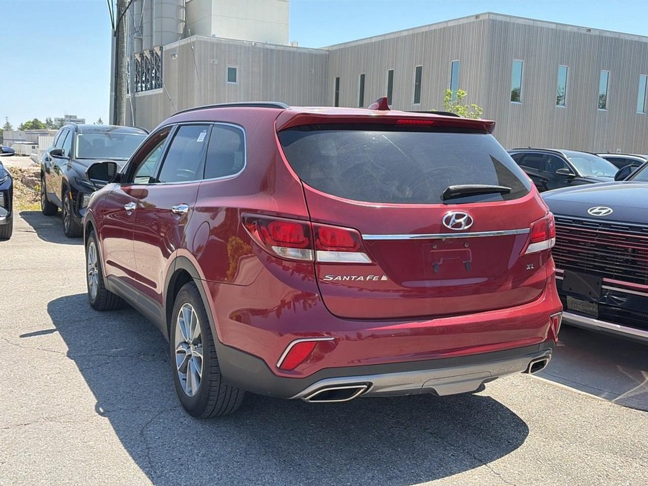 2017 Hyundai Santa Fe XL FWD 3.3L Photo