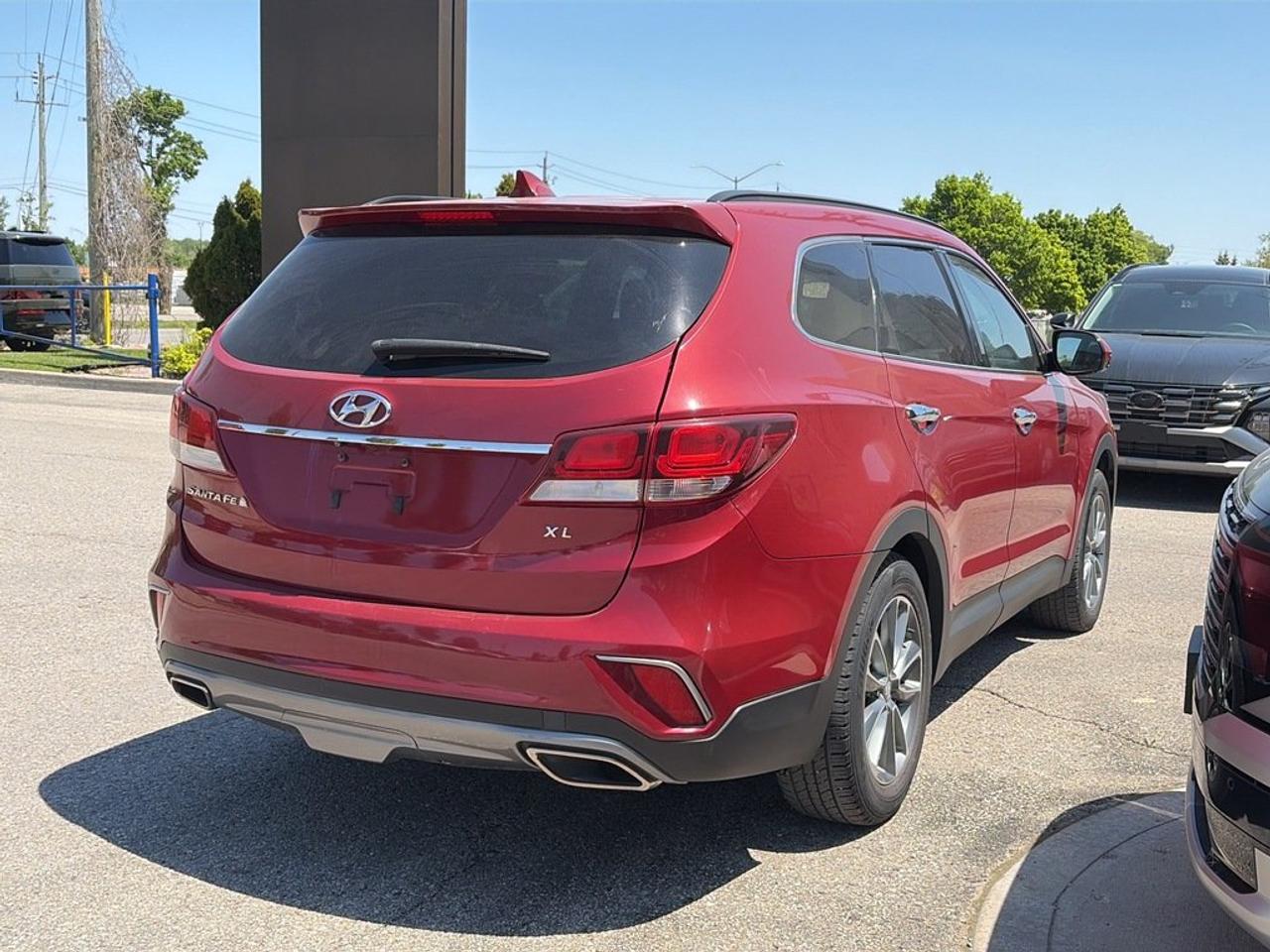 2017 Hyundai Santa Fe XL FWD 3.3L Photo