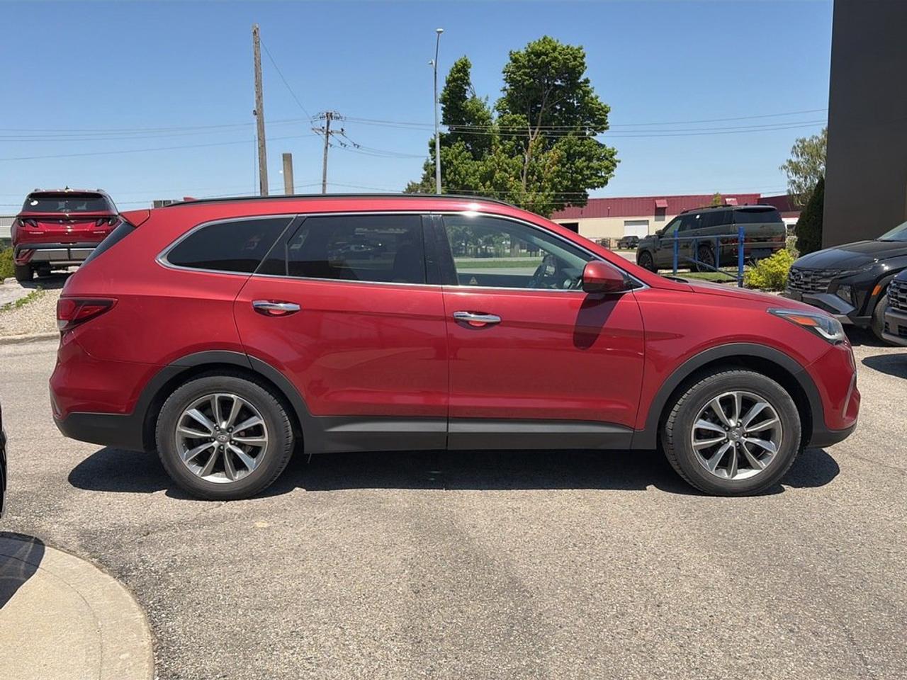 2017 Hyundai Santa Fe XL FWD 3.3L Photo