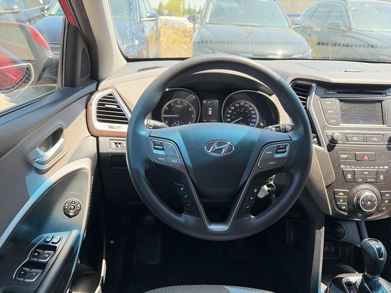 2017 Hyundai Santa Fe XL FWD 3.3L Photo
