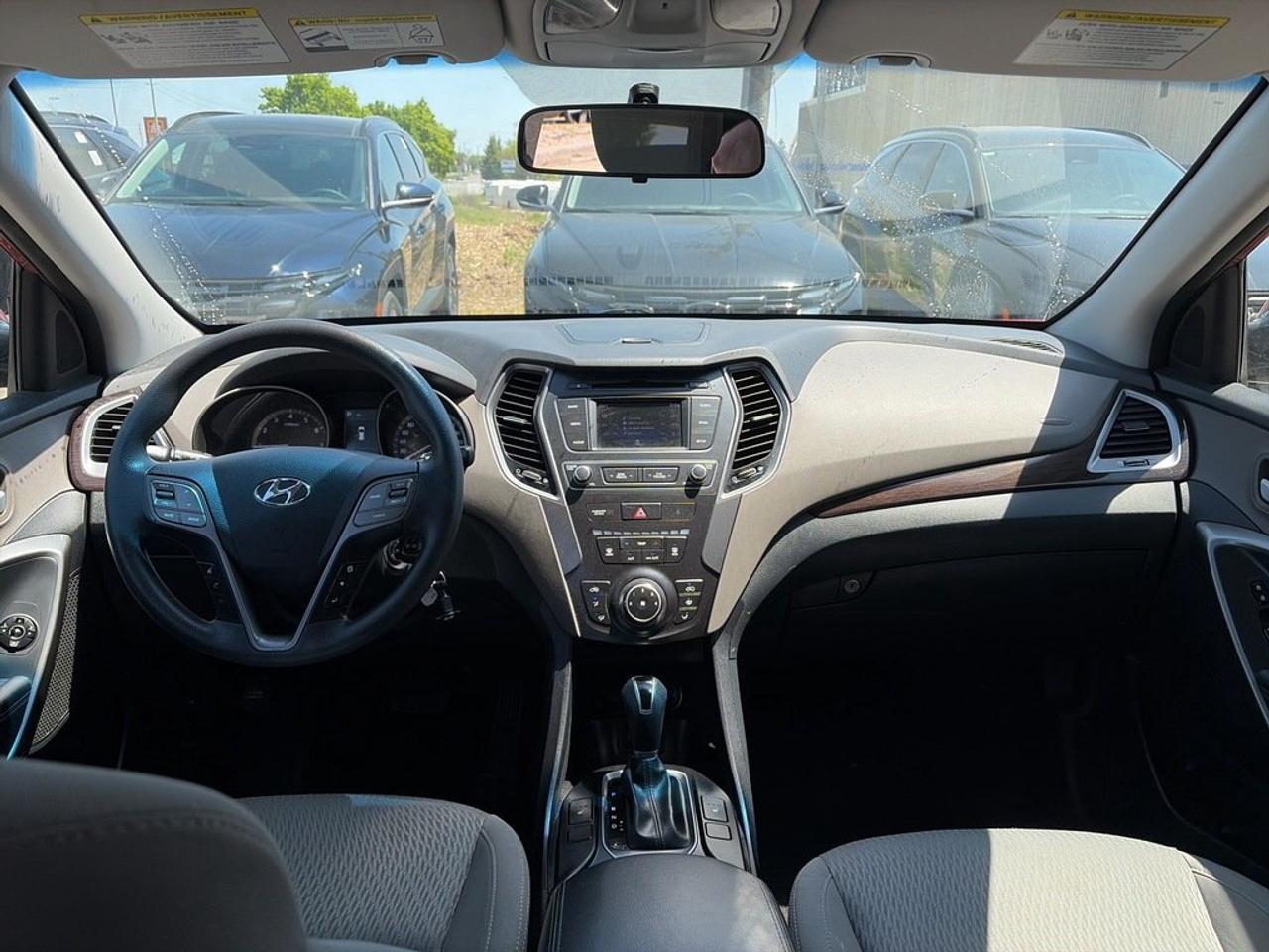2017 Hyundai Santa Fe XL FWD 3.3L Photo