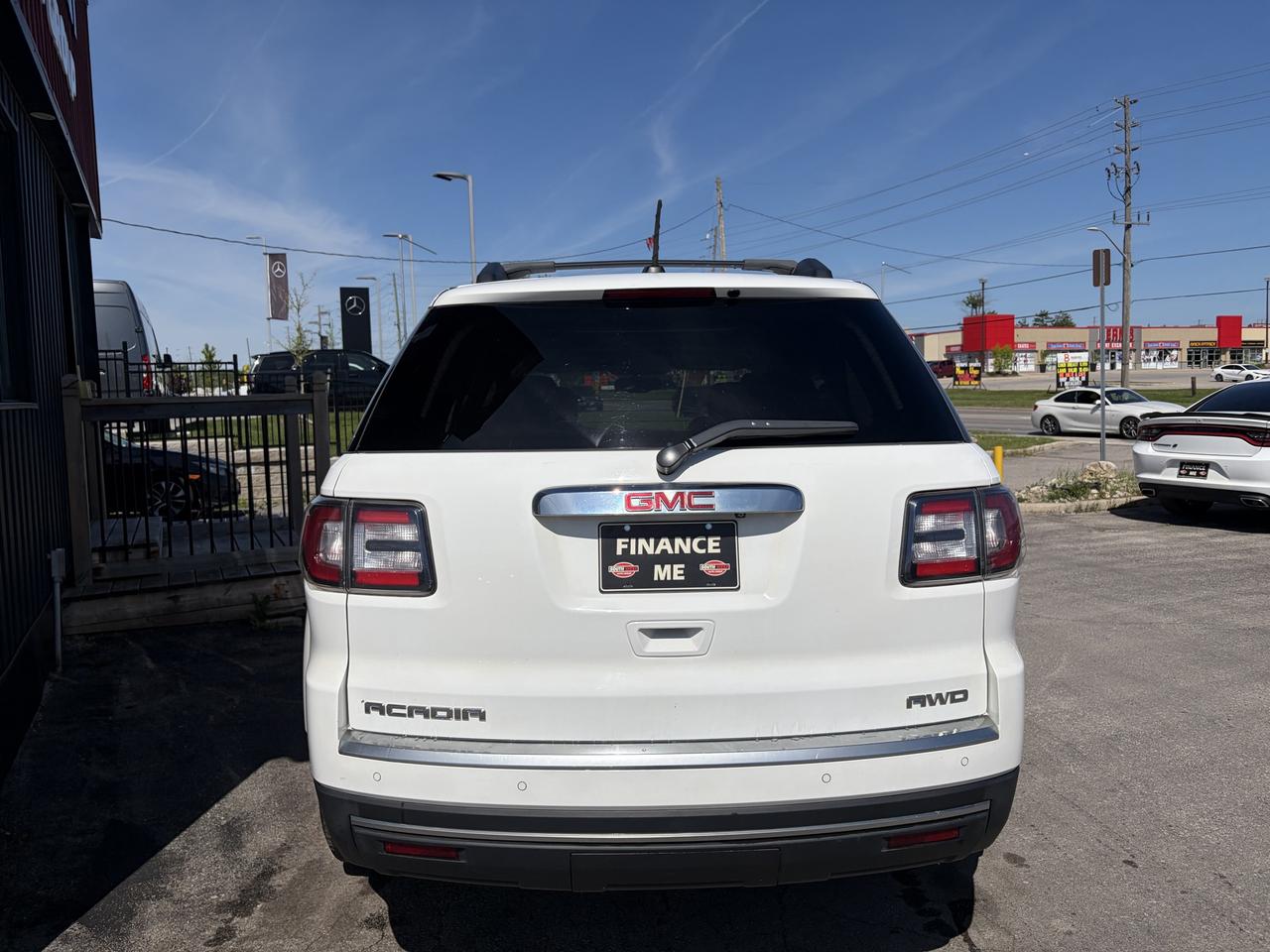 2016 GMC Acadia SLE Photo3