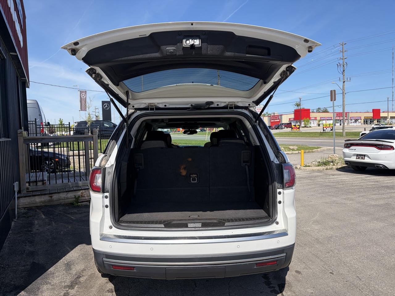 2016 GMC Acadia SLE Photo4