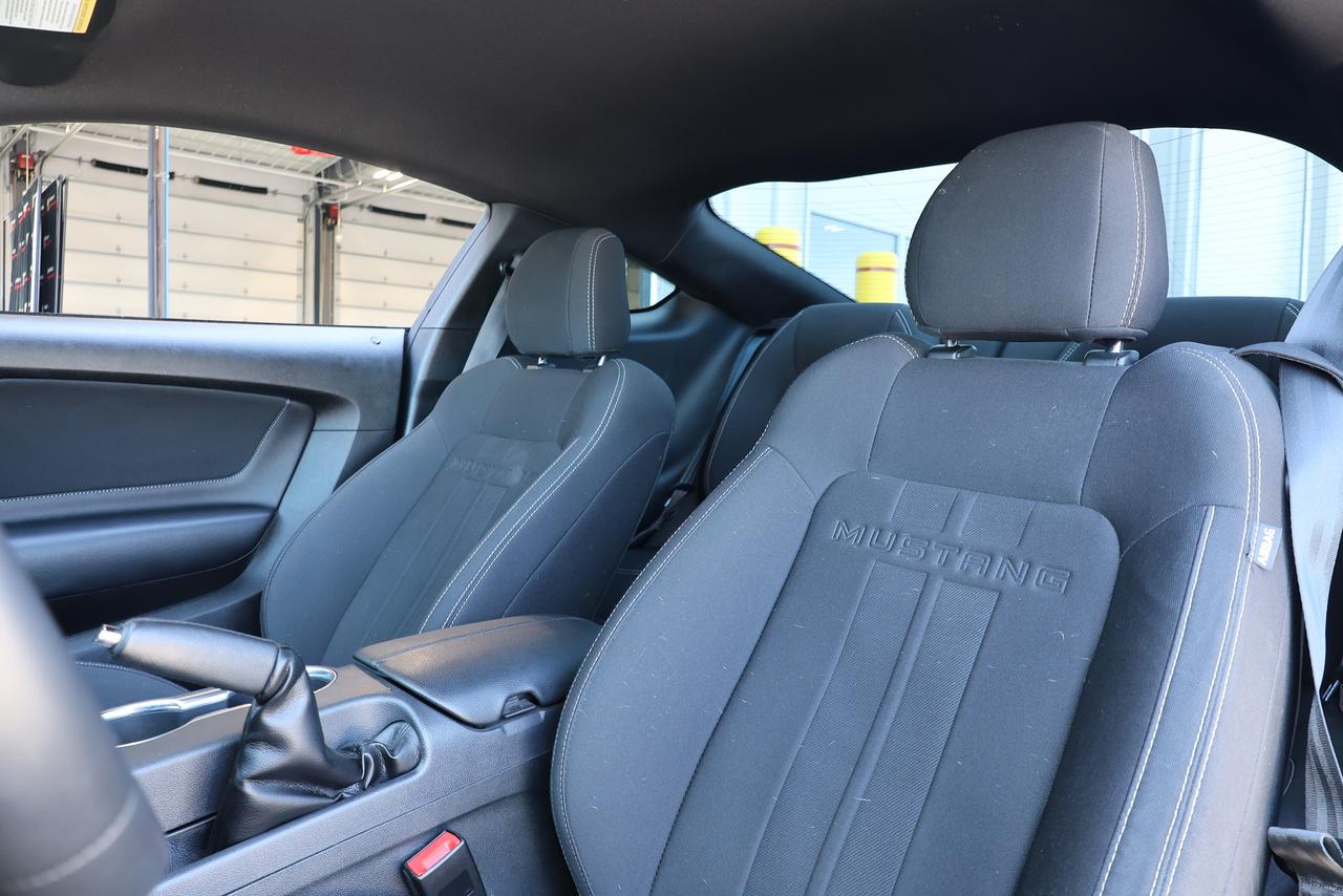 2022 Ford Mustang GT - 6SPD|CAMERA|NAVIGATION|SHORT SHIFTER Photo