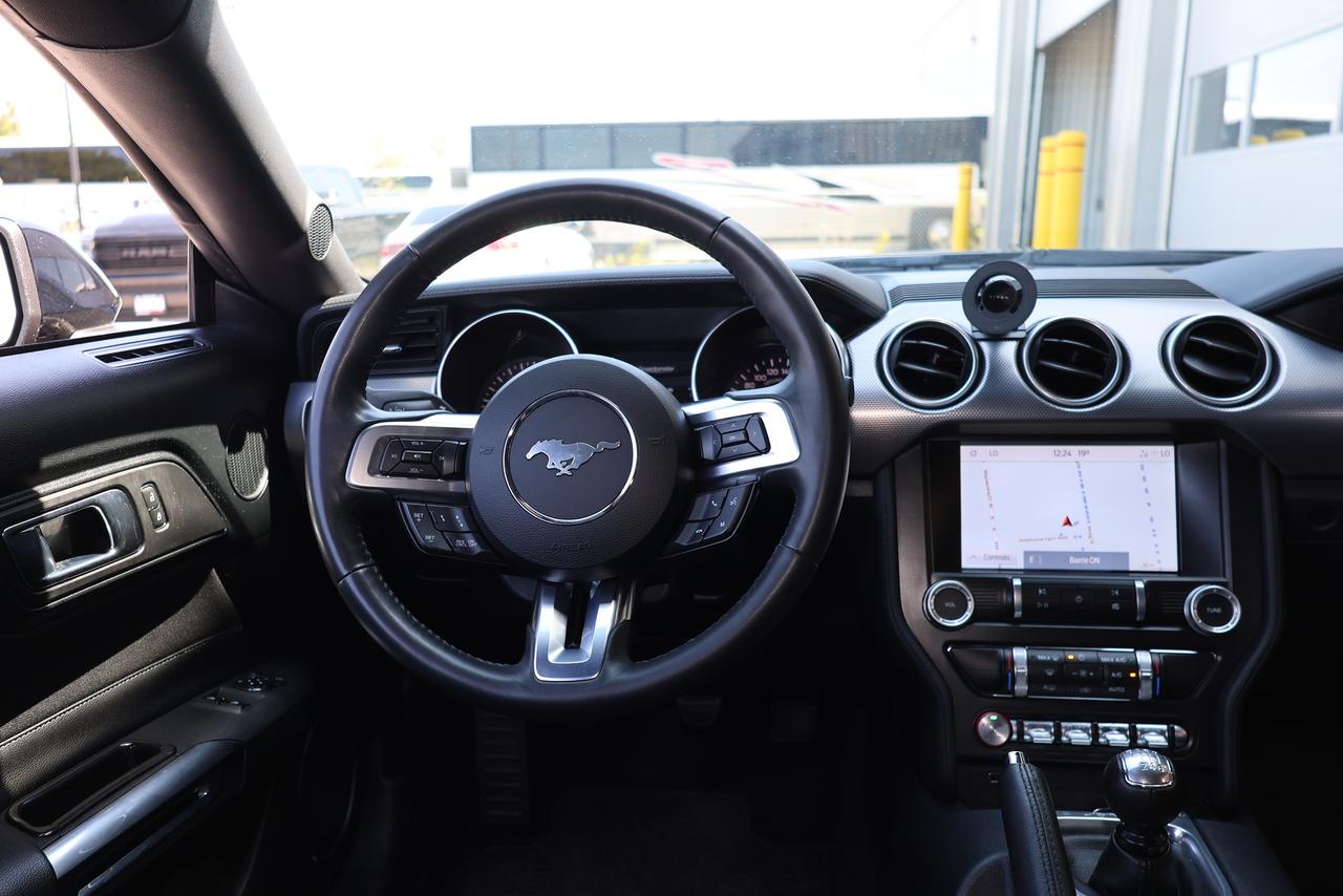 2022 Ford Mustang GT - 6SPD|CAMERA|NAVIGATION|SHORT SHIFTER Photo
