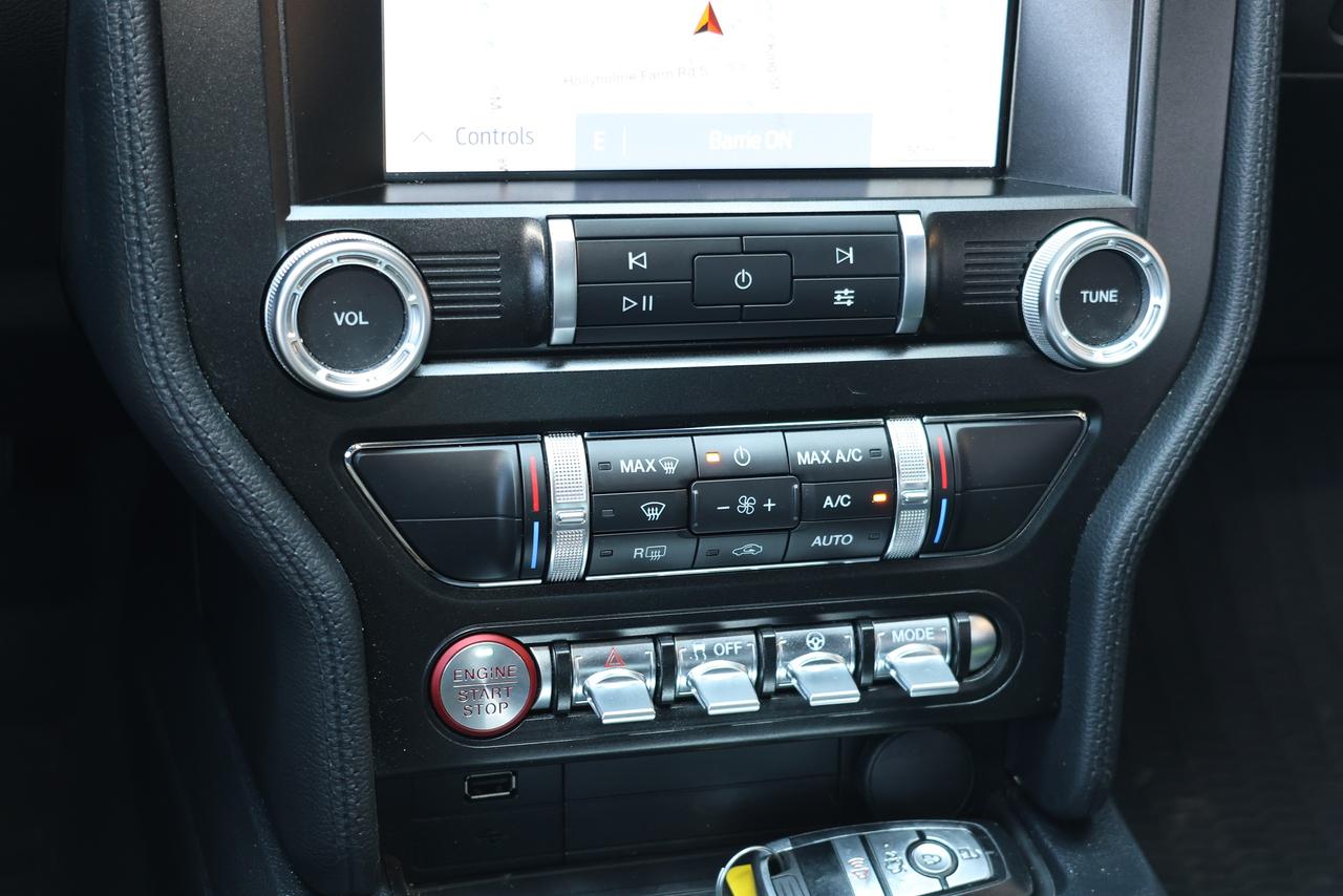 2022 Ford Mustang GT - 6SPD|CAMERA|NAVIGATION|SHORT SHIFTER Photo