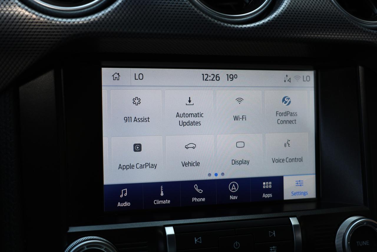 2022 Ford Mustang GT - 6SPD|CAMERA|NAVIGATION|SHORT SHIFTER Photo