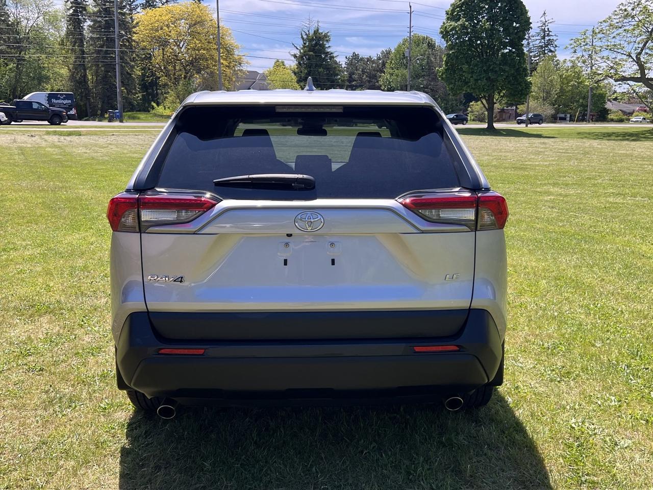 2022 Toyota RAV4 LE Photo