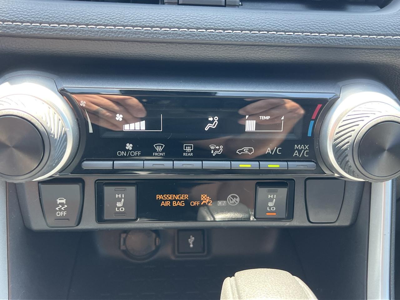 2022 Toyota RAV4 LE Photo