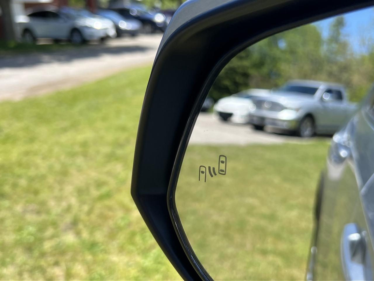 2022 Toyota RAV4 LE Photo