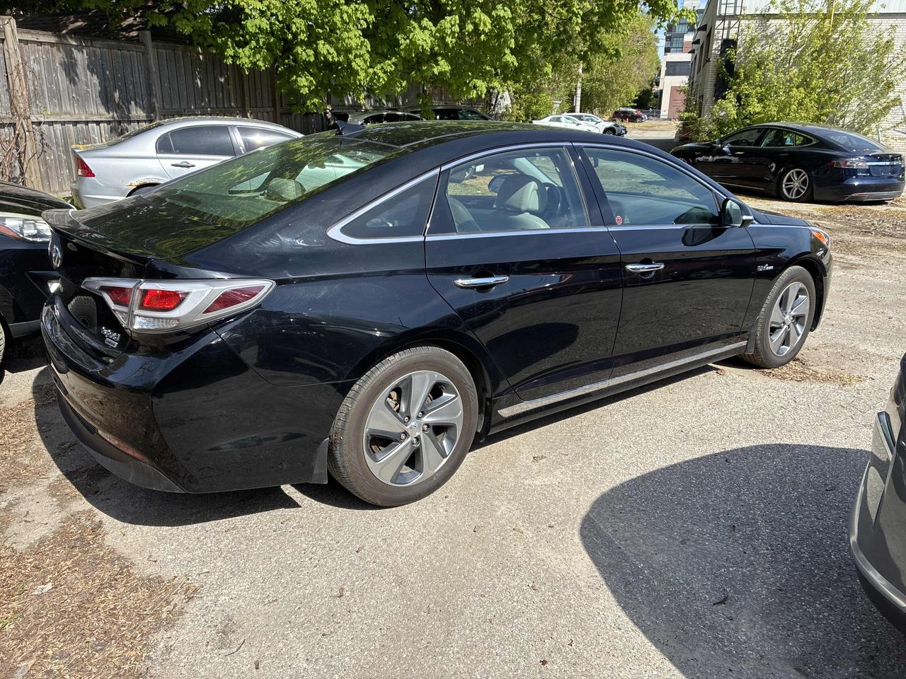 2016 Hyundai Sonata Hybrid Ultimate | Hybrid | Leather | Roof | Nav | Cam ++ Photo4