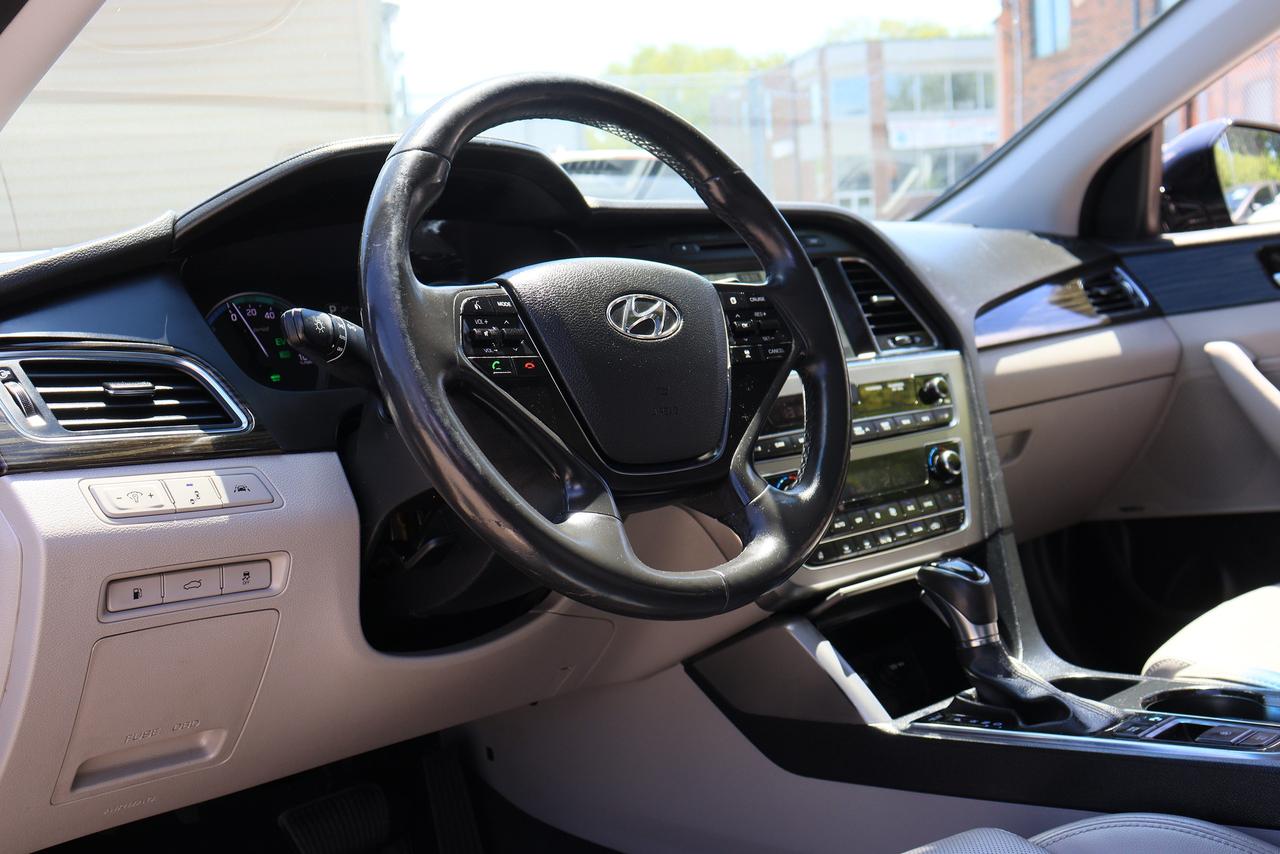 2016 Hyundai Sonata Hybrid Ultimate | Leather | Pano Roof | Nav | Cam | BSM++ Photo77