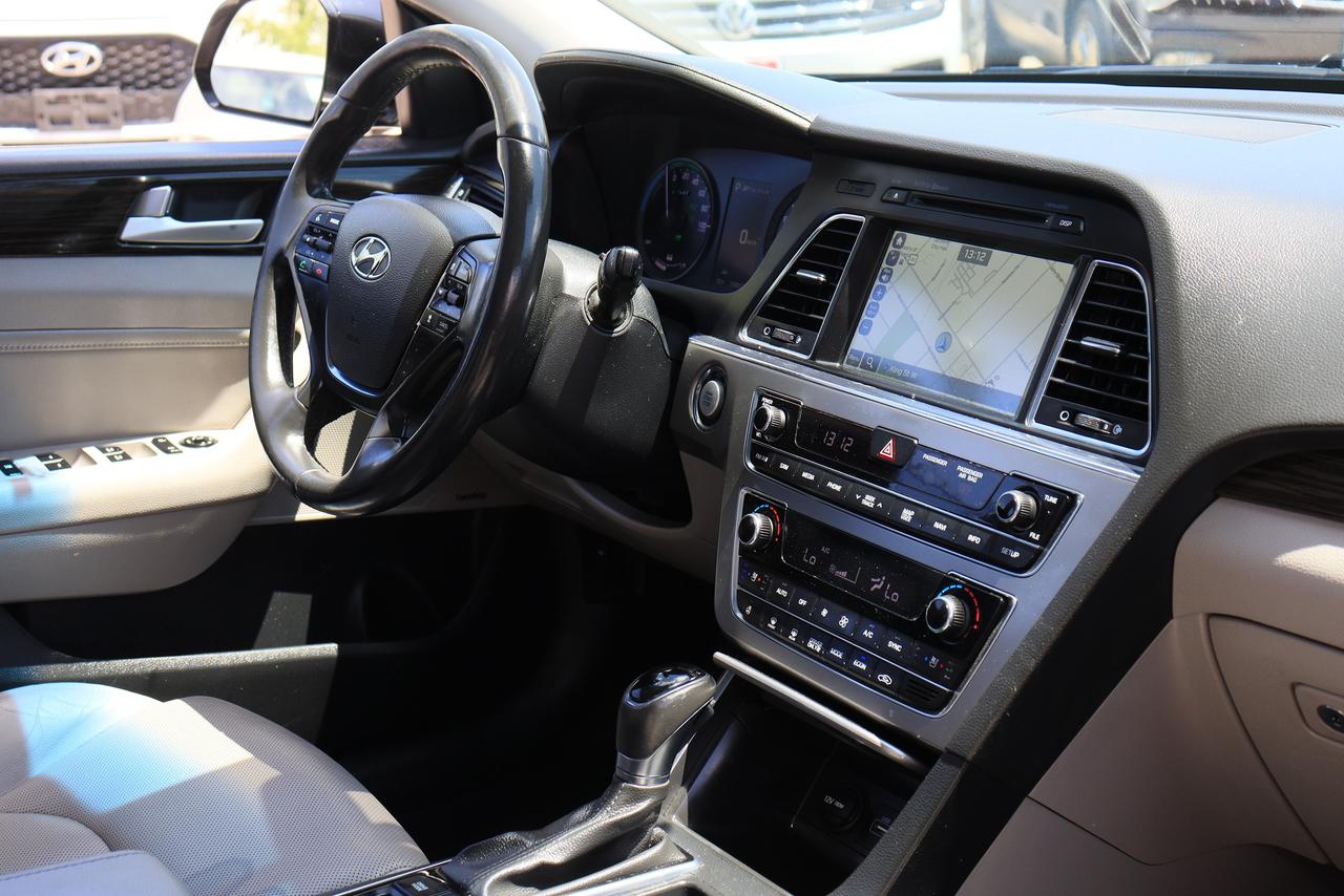 2016 Hyundai Sonata Hybrid Ultimate | Leather | Pano Roof | Nav | Cam | BSM++ Photo