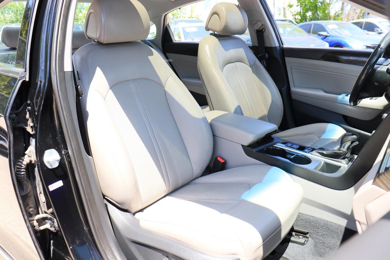 2016 Hyundai Sonata Hybrid Ultimate | Leather | Pano Roof | Nav | Cam | BSM++ Photo