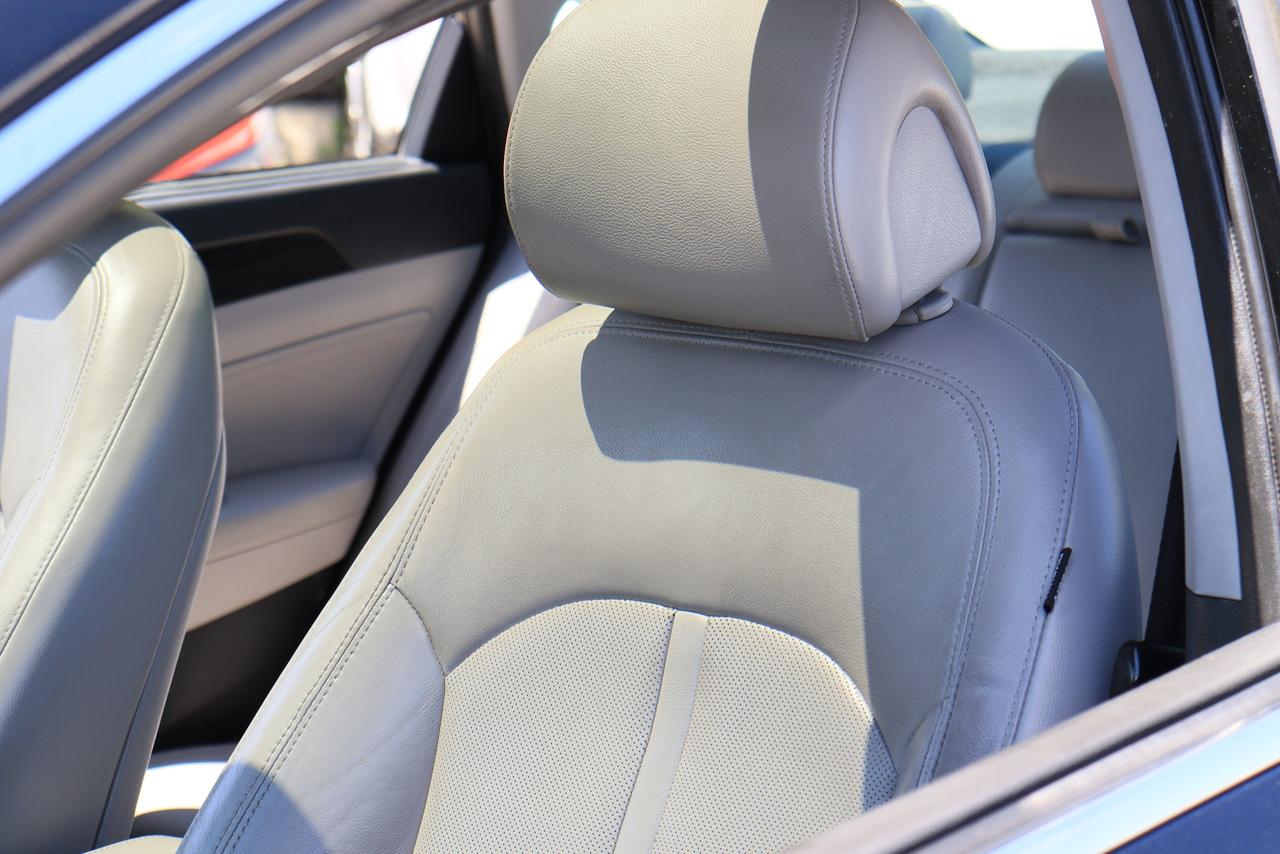 2016 Hyundai Sonata Hybrid Ultimate | Leather | Pano Roof | Nav | Cam | BSM++ Photo